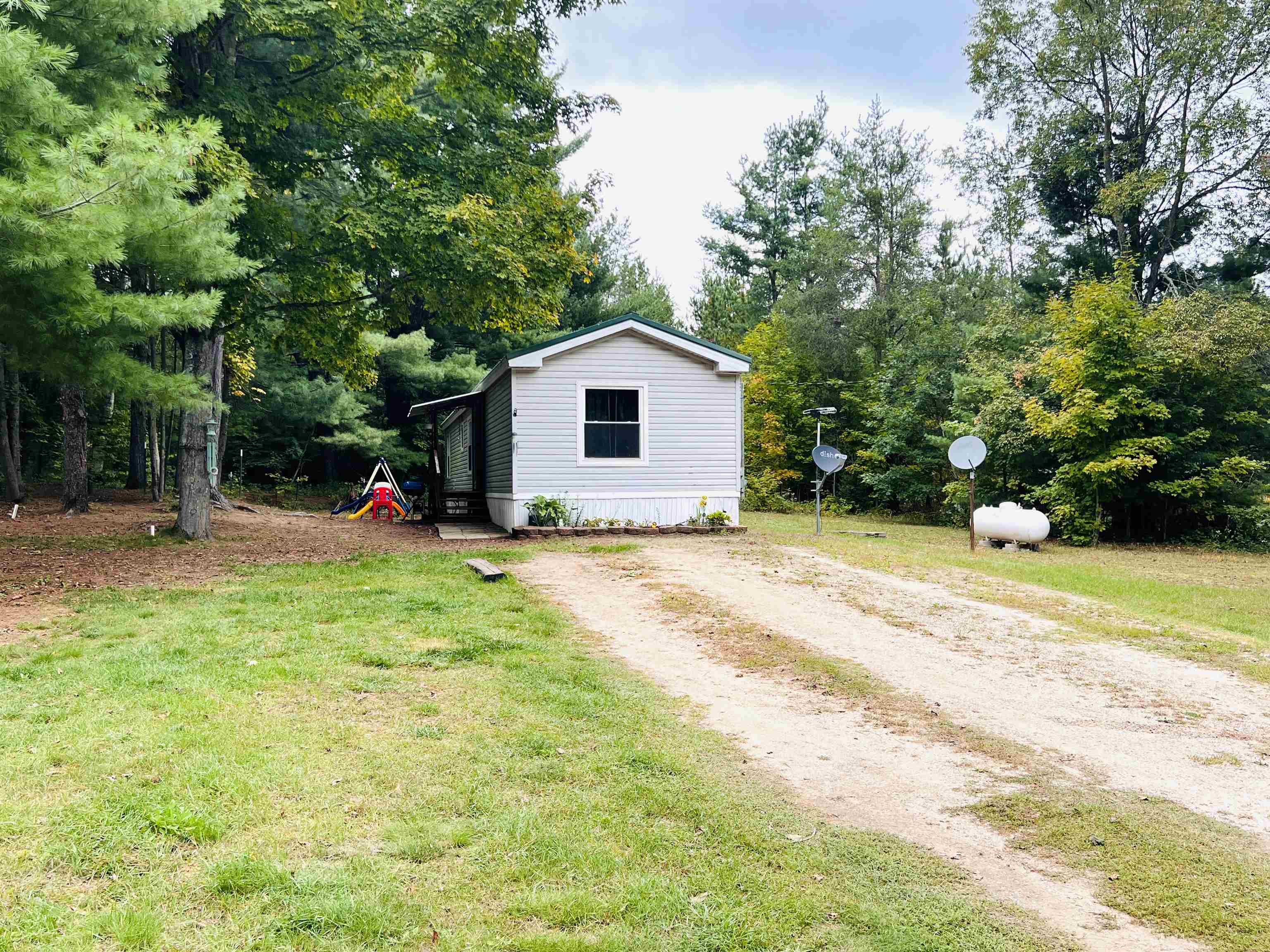 Photo 3 of Single family home for sale at 785 E 46 Road, Cadillac, MI 49601 | MLS# 78080073743 | Listing updated on 2026-09-27