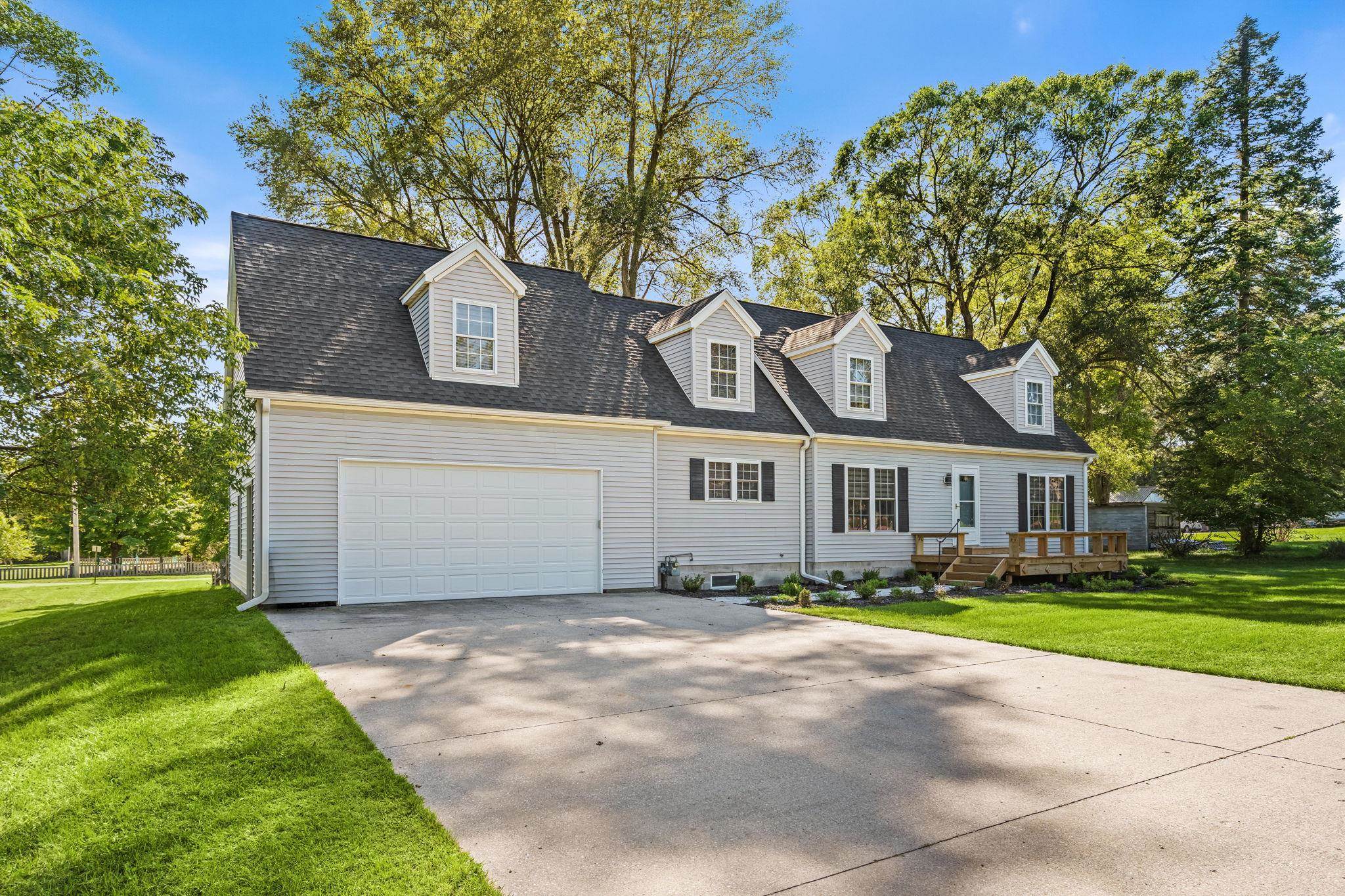 Photo 2 of Single family home for sale at 204 E Forest Home Ave, Bellaire, MI 49615 | MLS# 78080073745 | Listing updated on 2026-09-24