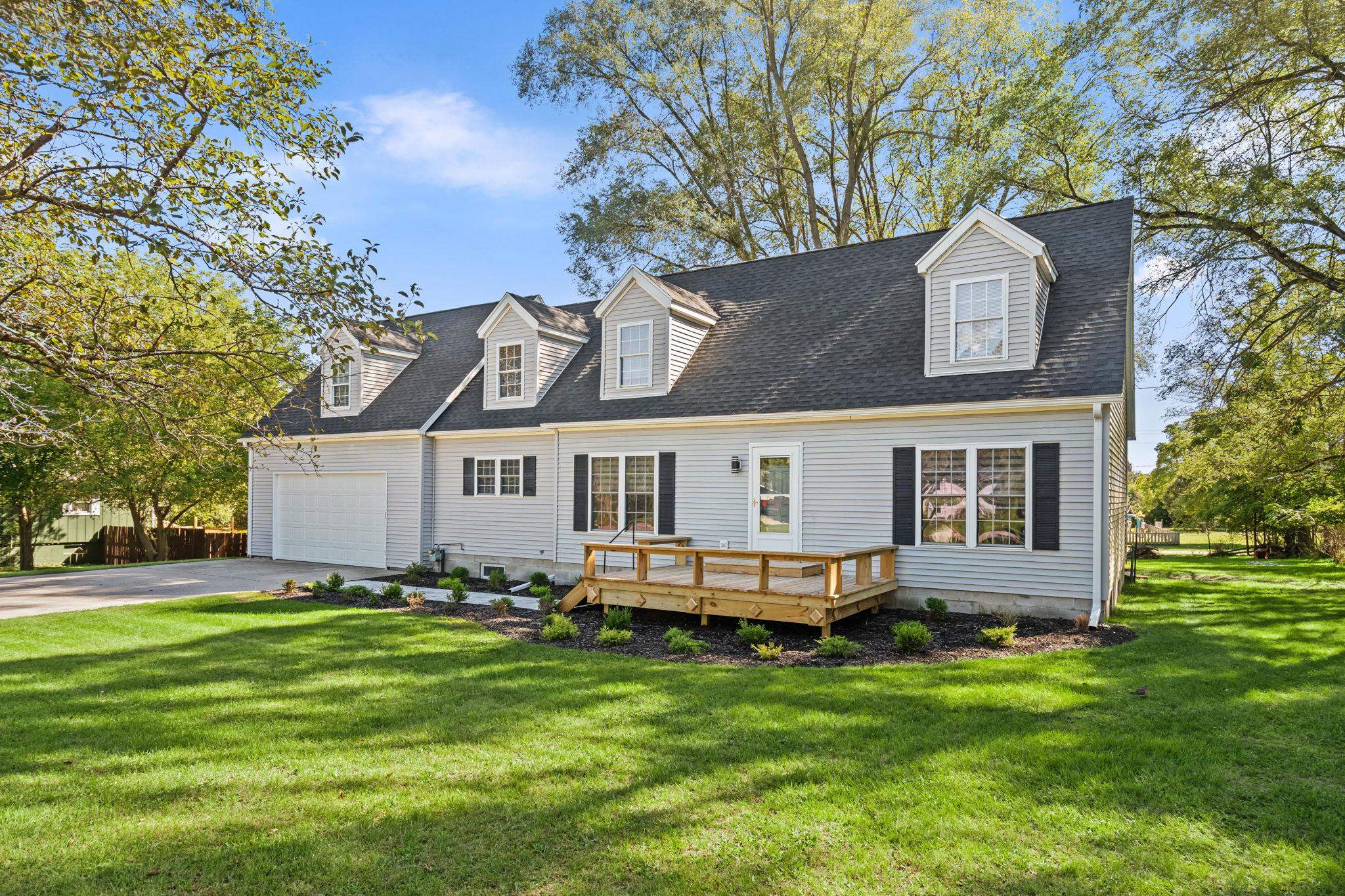 Photo 3 of Single family home for sale at 204 E Forest Home Ave, Bellaire, MI 49615 | MLS# 78080073745 | Listing updated on 2026-09-24