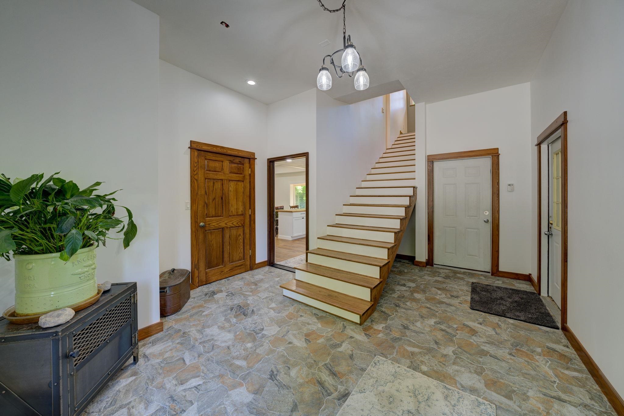 Photo 4 of Single family home for sale at 9860 E Bingham Rd, Traverse City, MI 49684 | MLS# 78080073747 | Listing updated on 2026-09-21