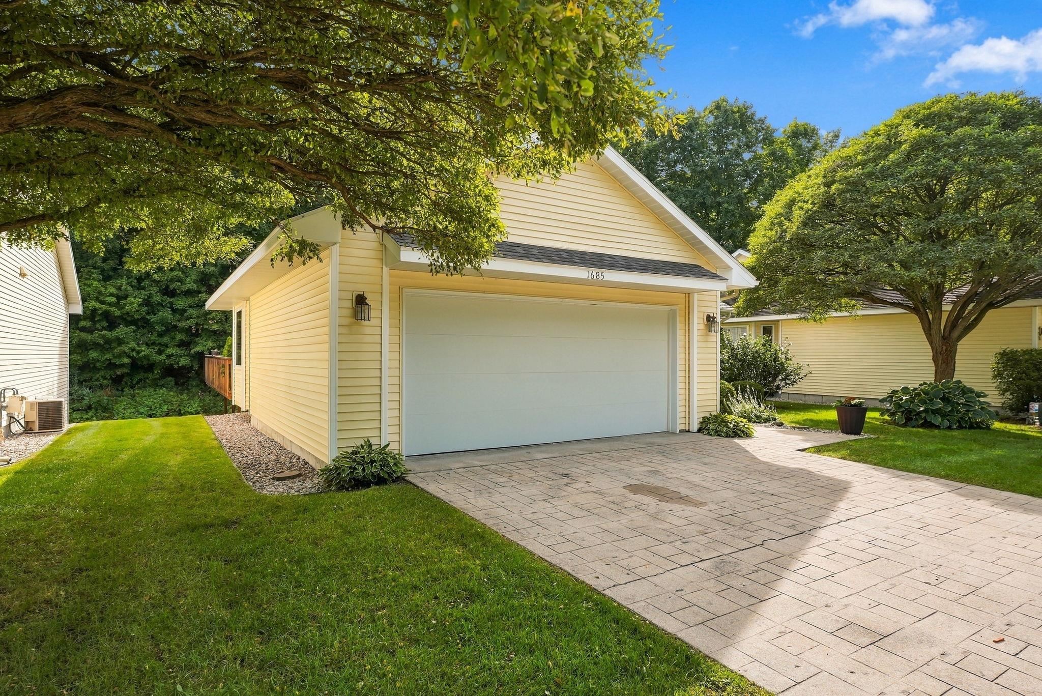 Photo 4 of Condo for sale at 1685 Veterans Dr, Traverse City, MI 49684 | MLS# 78080073755 | Listing updated on 2026-09-22