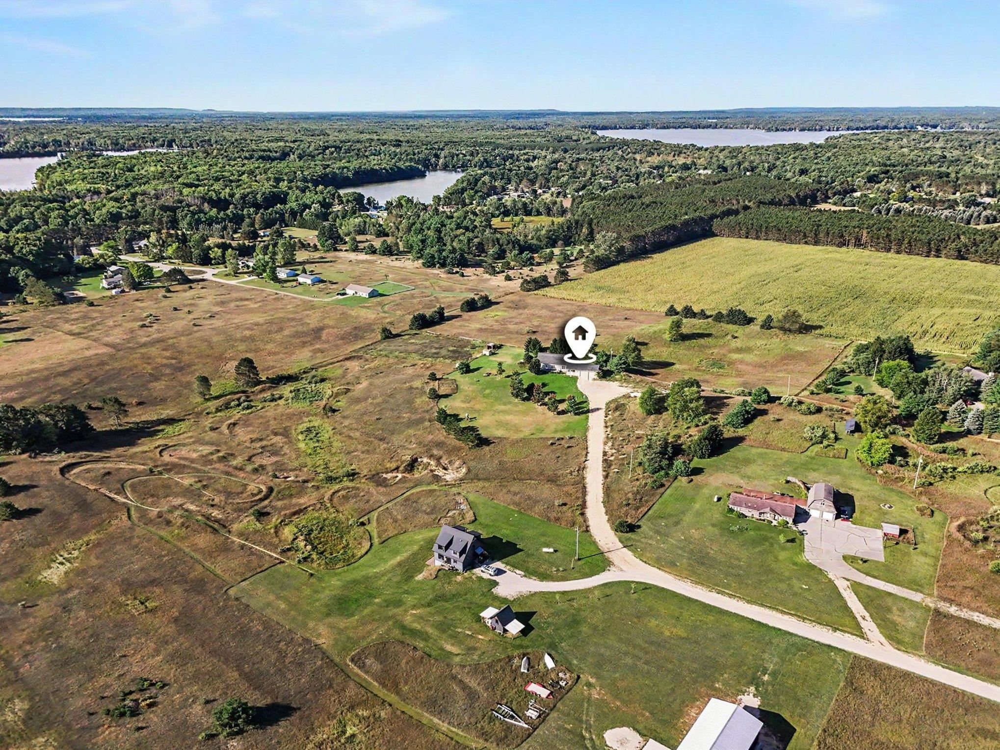Photo 3 of Single family home for sale at 1600 Secor Farm Trl, Traverse City, MI 49685 | MLS# 78080073762 | Listing updated on 2026-10-05
