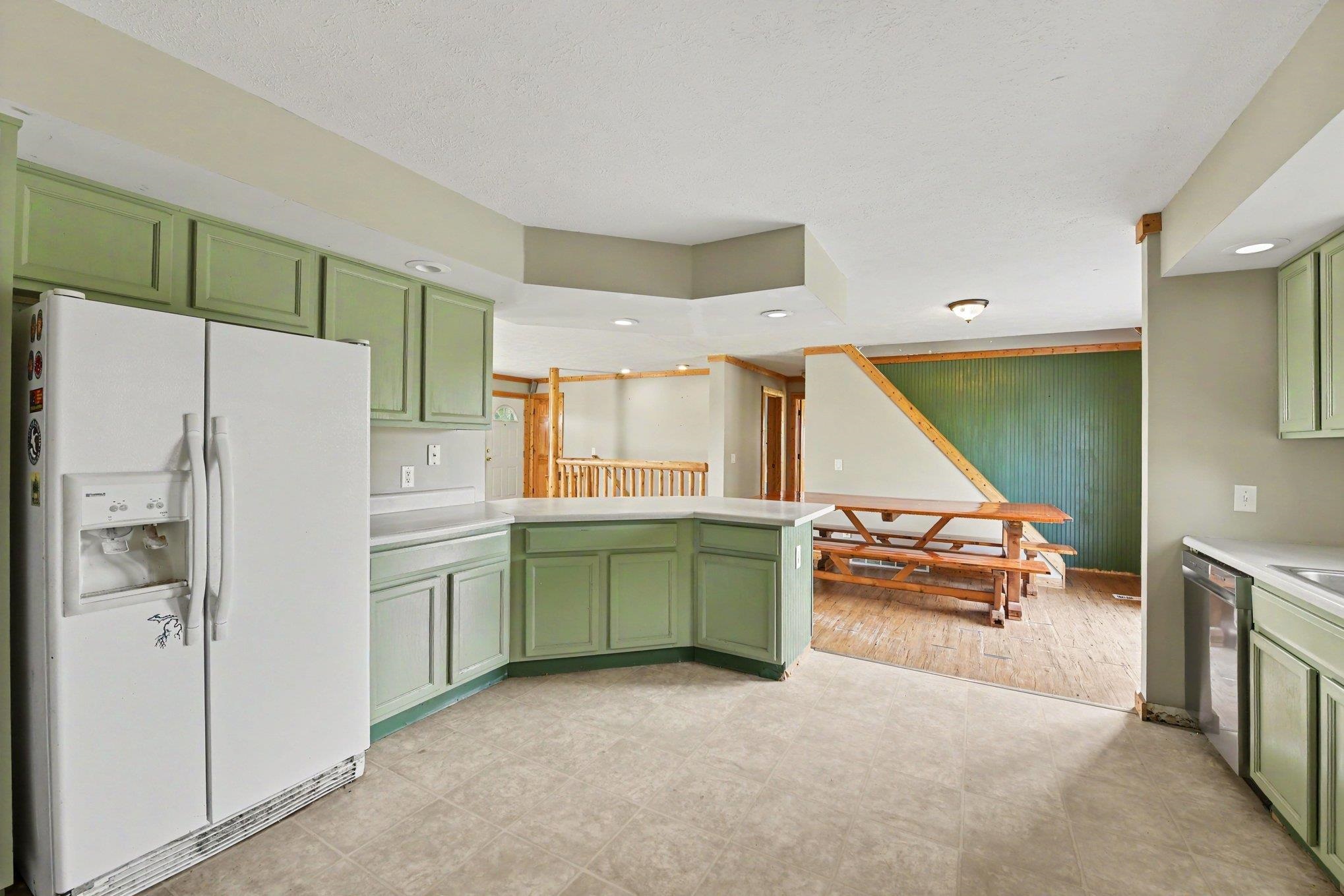 Photo 4 of Single family home for sale at 1600 Secor Farm Trl, Traverse City, MI 49685 | MLS# 78080073762 | Listing updated on 2026-10-05