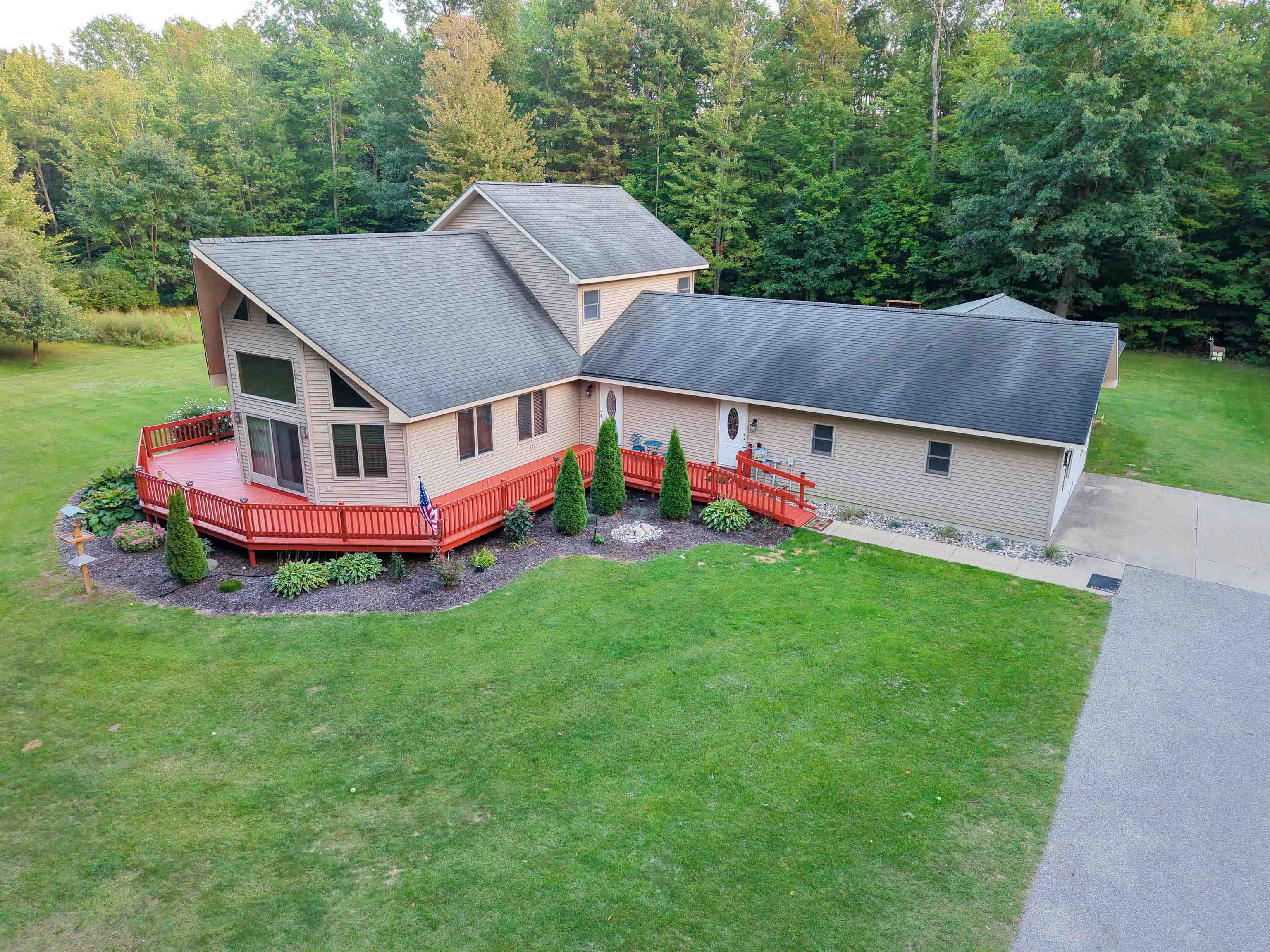 Photo 3 of Single family home for sale at 2882 E M 55, Cadillac, MI 49601 | MLS# 78080073797 | Listing updated on 2026-10-05