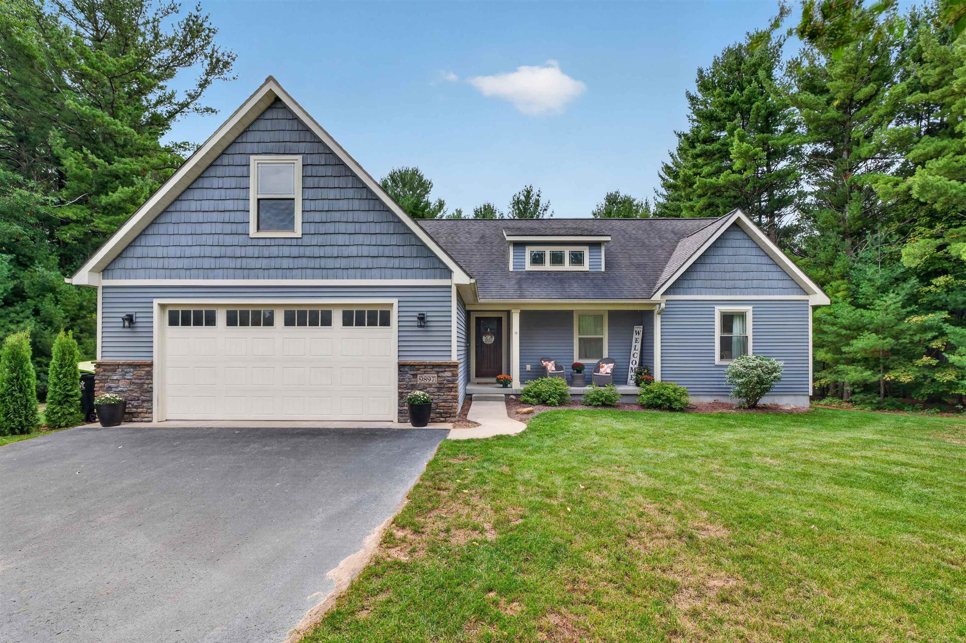 Photo 4 of Single family home for sale at 9897 Loons Call, Traverse City, MI 49685 | MLS# 78080073801 | Listing updated on 2026-09-22