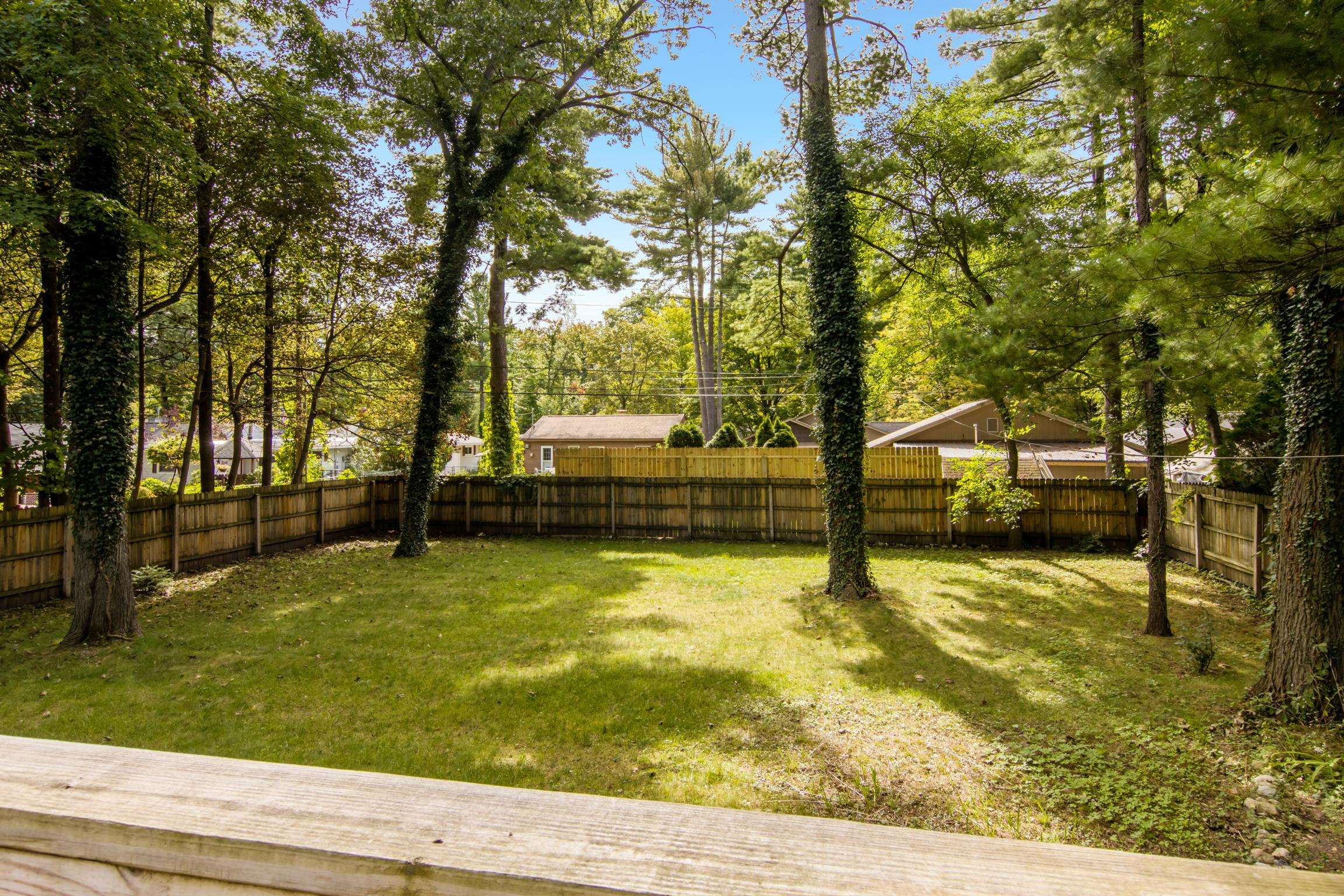 Photo 3 of Single family home for sale at 1914 Front St, Traverse City, MI 49686 | MLS# 78080073823 | Listing updated on 2026-09-22