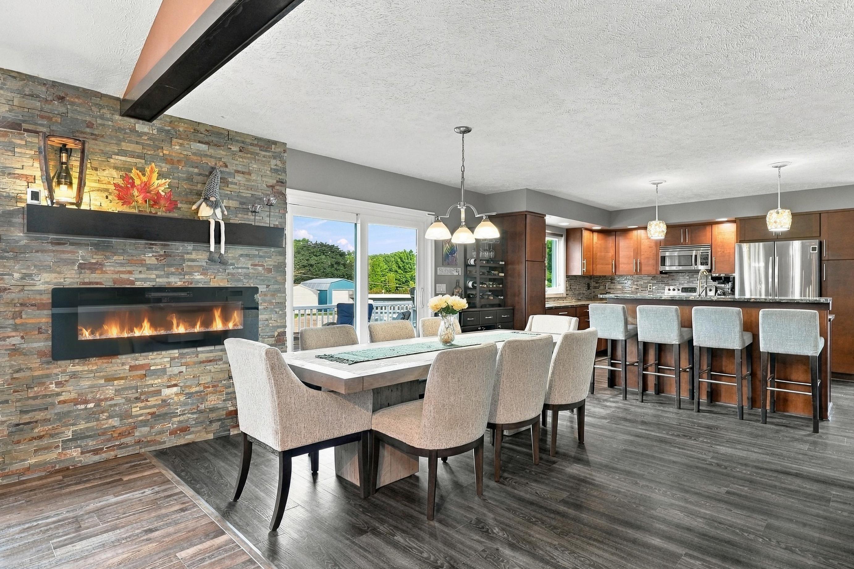 Photo 4 of Single family home for sale at 3175 Veterans Dr, Traverse City, MI 49684 | MLS# 78080073828 | Listing updated on 2026-09-22