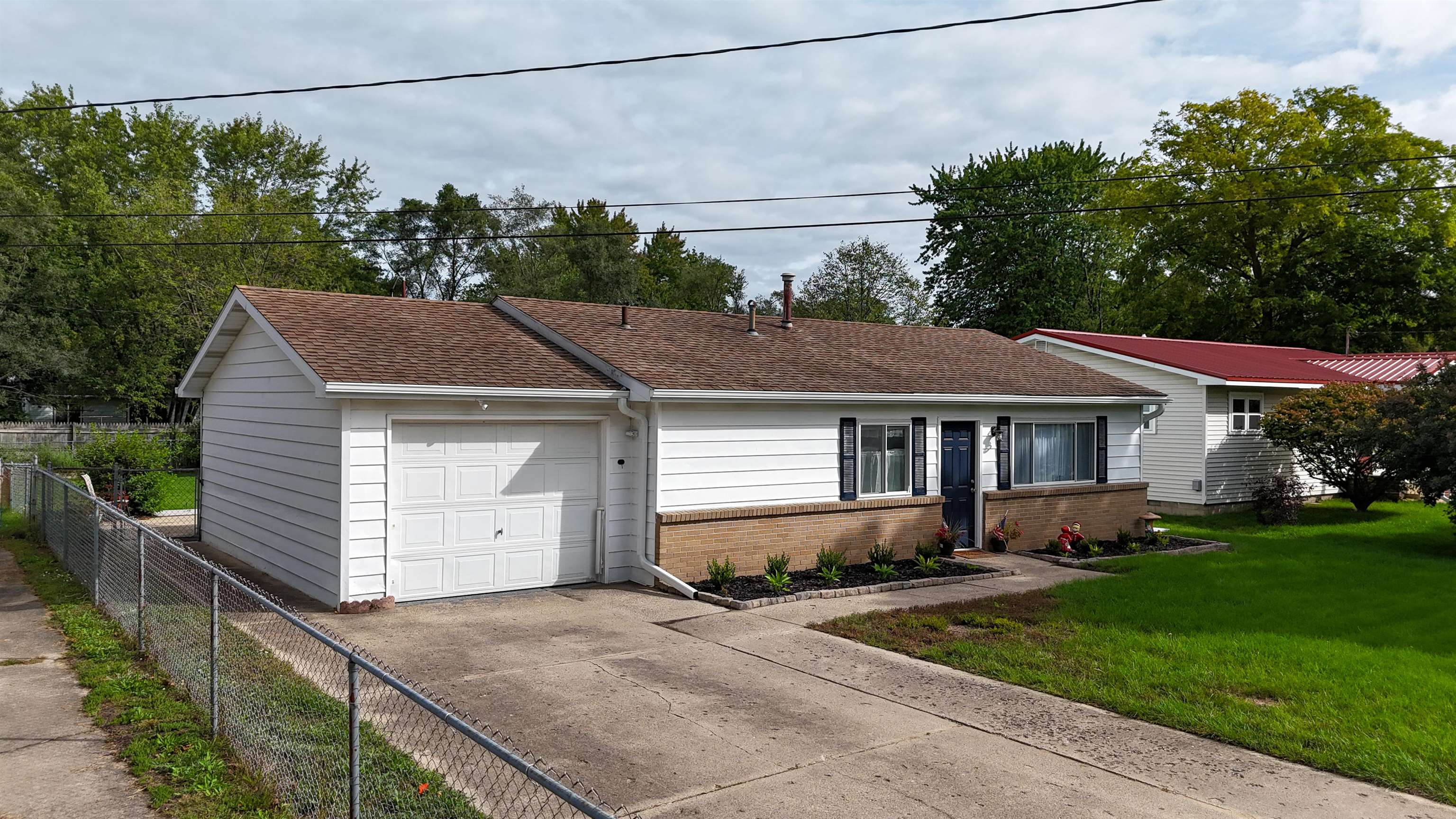 Photo 2 of Single family home for sale at 1606 Fessenden Ave, Mount Pleasant, MI 48858 | MLS# 79080073840 | Listing updated on 2026-09-25
