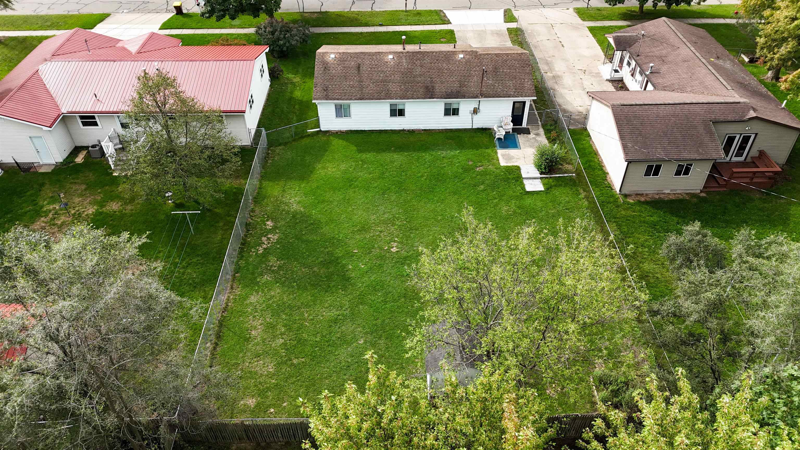 Photo 3 of Single family home for sale at 1606 Fessenden Ave, Mount Pleasant, MI 48858 | MLS# 79080073840 | Listing updated on 2026-09-25