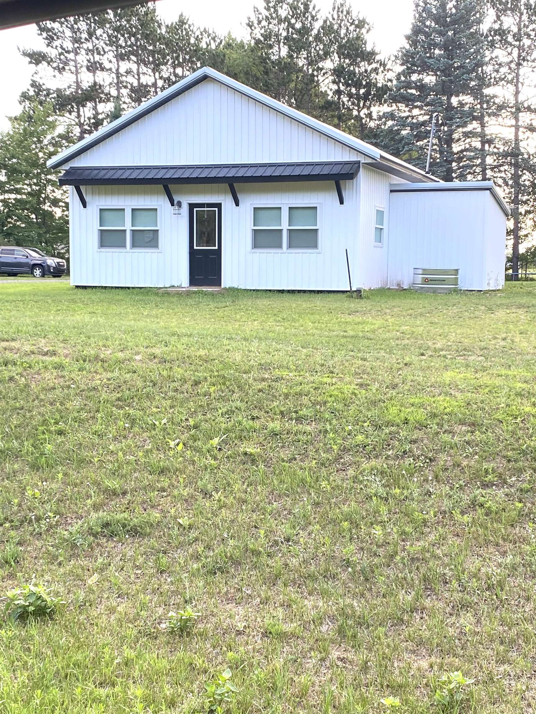 Photo 3 of Multi family home for sale at 9236 S Mackinaw Trl, Cadillac, MI 49601 | MLS# 78080073844 | Listing updated on 2026-09-25