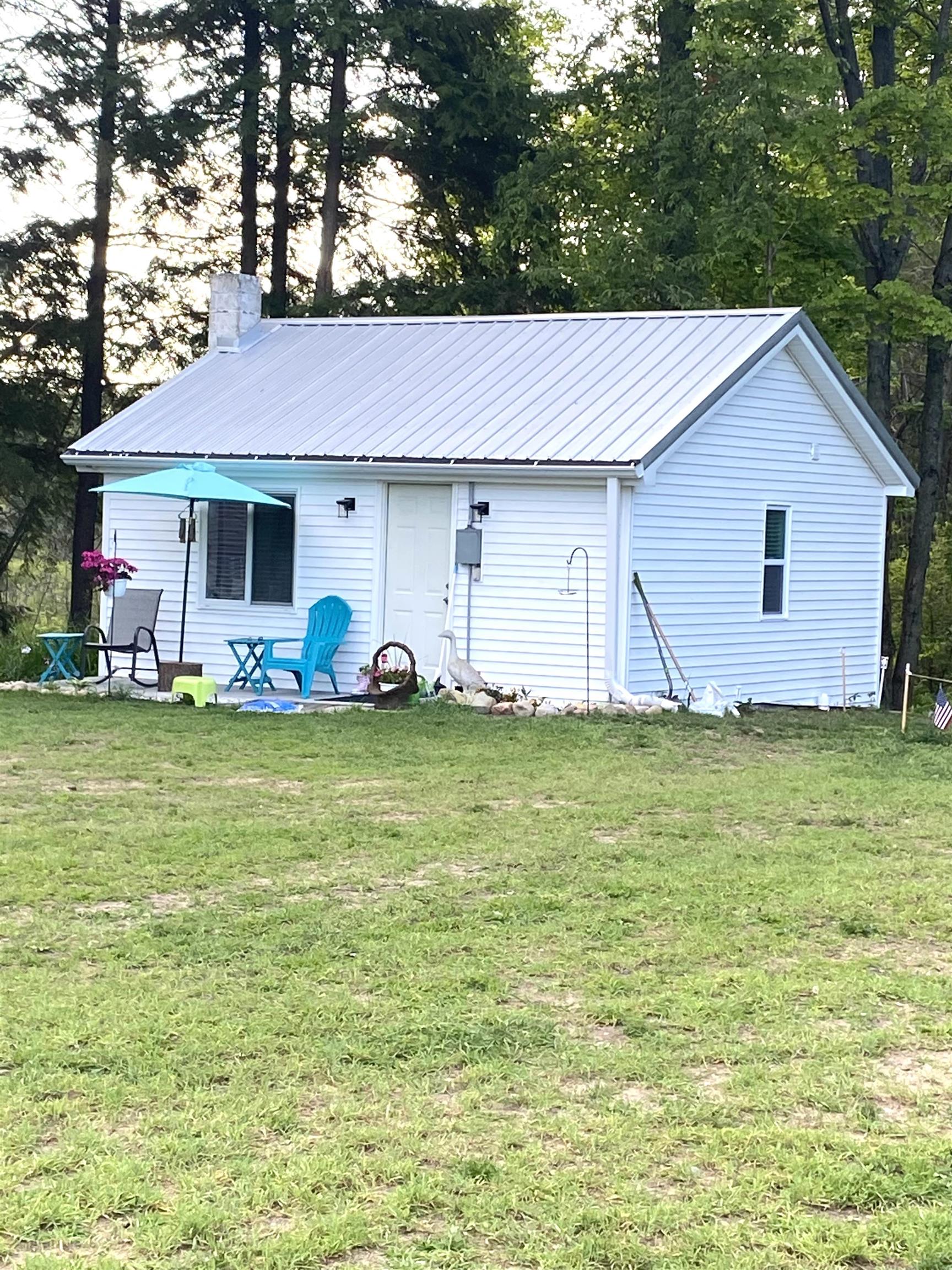 Photo 3 of Multi family home for sale at 9236 S Mackinaw Trl, Cadillac, MI 49601 | MLS# 78080073844 | Listing updated on 2026-09-25