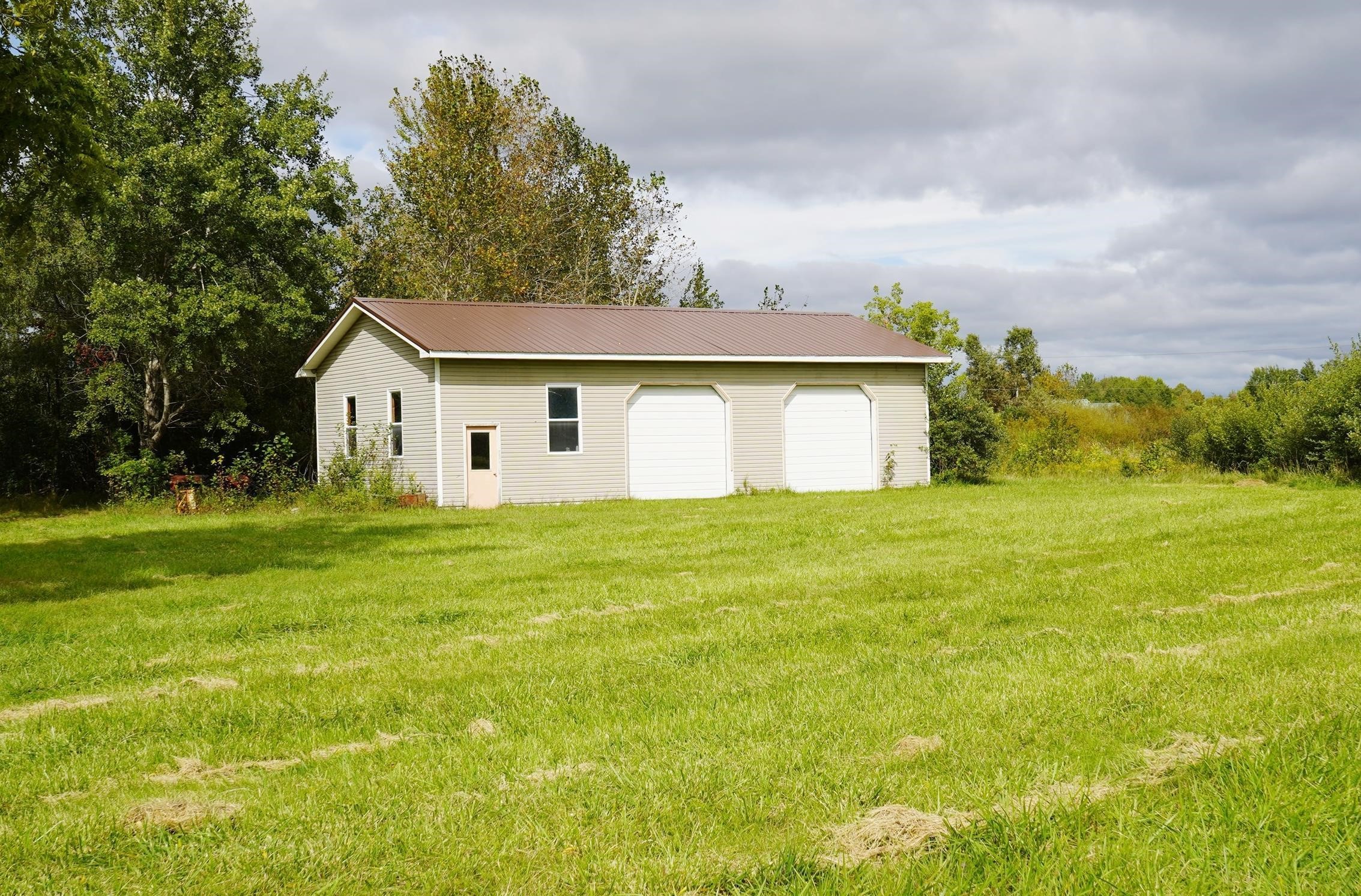 Photo 3 of Single family home for sale at 5260 Townhall Rd, Hale, MI 48739 | MLS# 77080073852 | Listing updated on 2026-10-01
