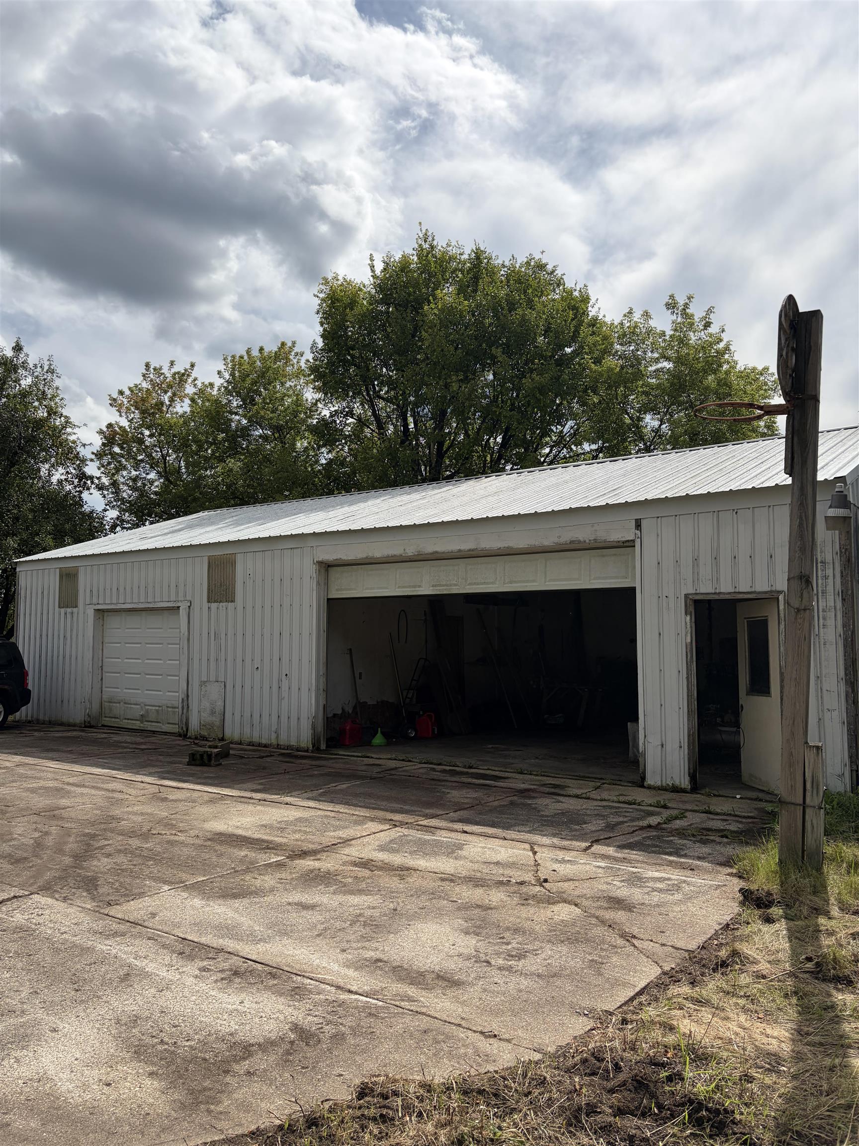 Photo 4 of Single family home for sale at 2413 W Kelly Rd, Lake City, MI 49651 | MLS# 78080073858 | Listing updated on 2026-09-26