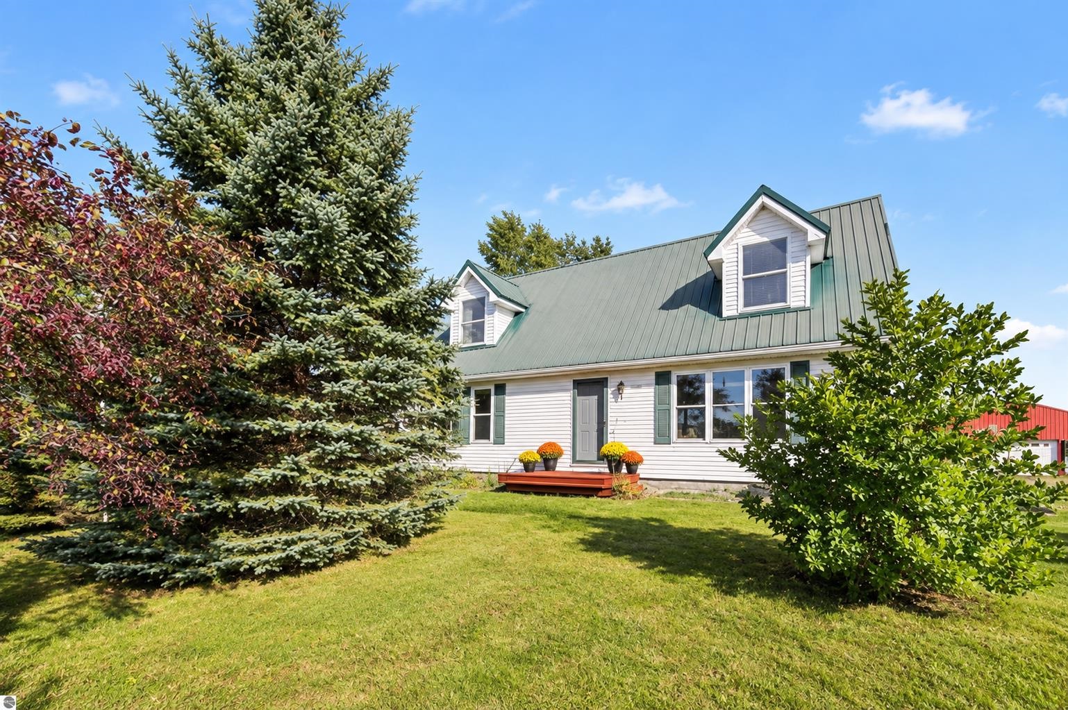 Photo 2 of Single family home for sale at 1688 W Center Rd, Kingsley, MI 49649 | MLS# 78080073861 | Listing updated on 2026-09-26