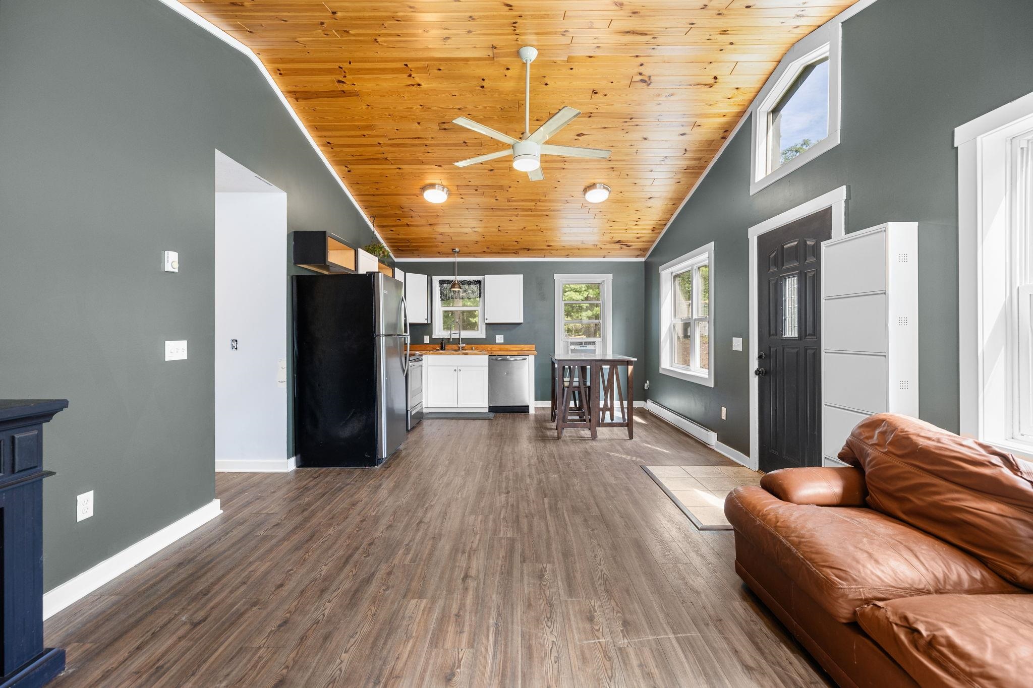 Photo 4 of Single family home for sale at 5305 Trager Rd, Traverse City, MI 49696 | MLS# 78080073876 | Listing updated on 2026-09-27