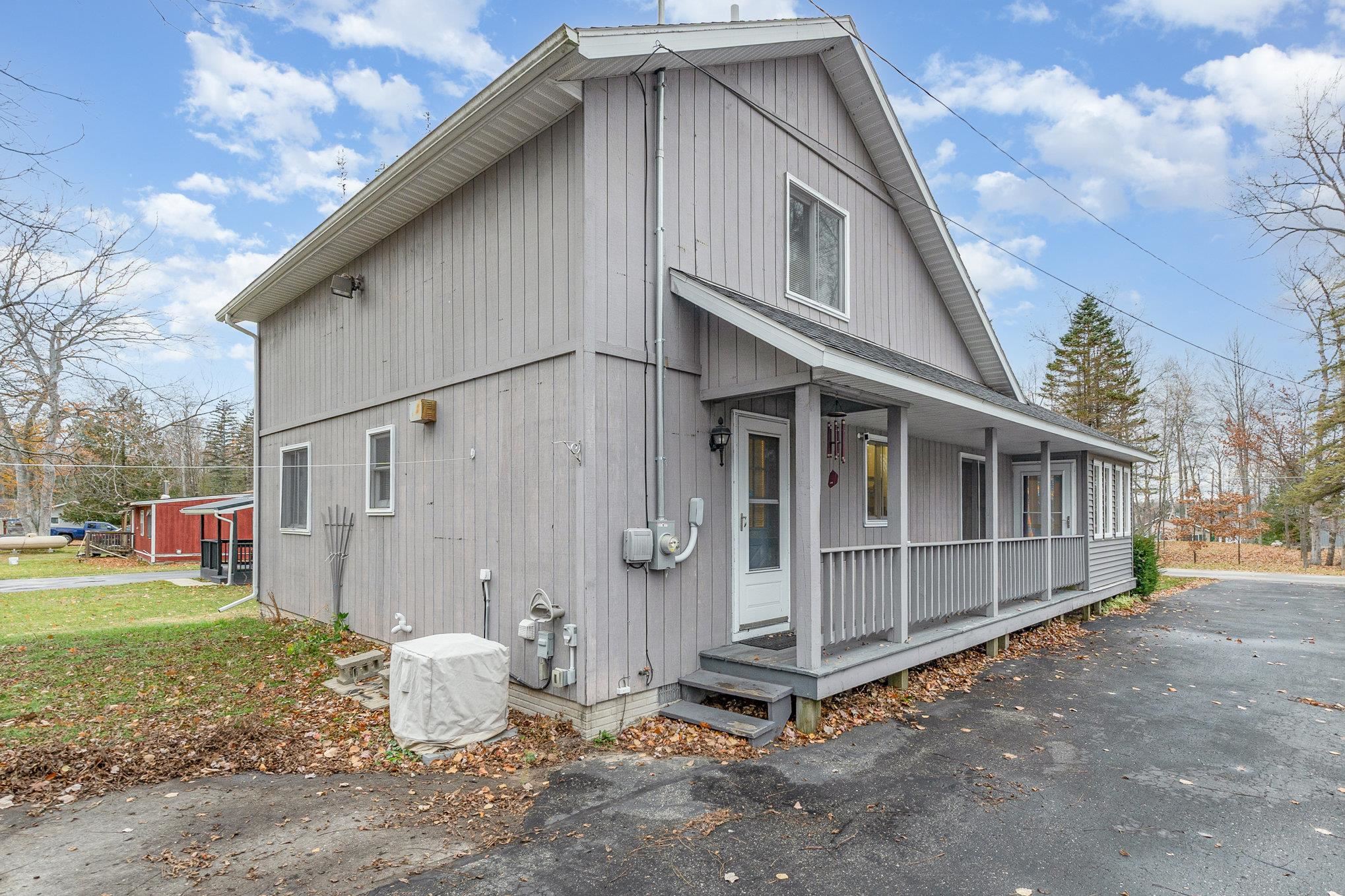 Photo 2 of Single family home for sale at 7549 Hillsdale Dr, Hale, MI 48739 | MLS# 77080073877 | Listing updated on 2026-09-30