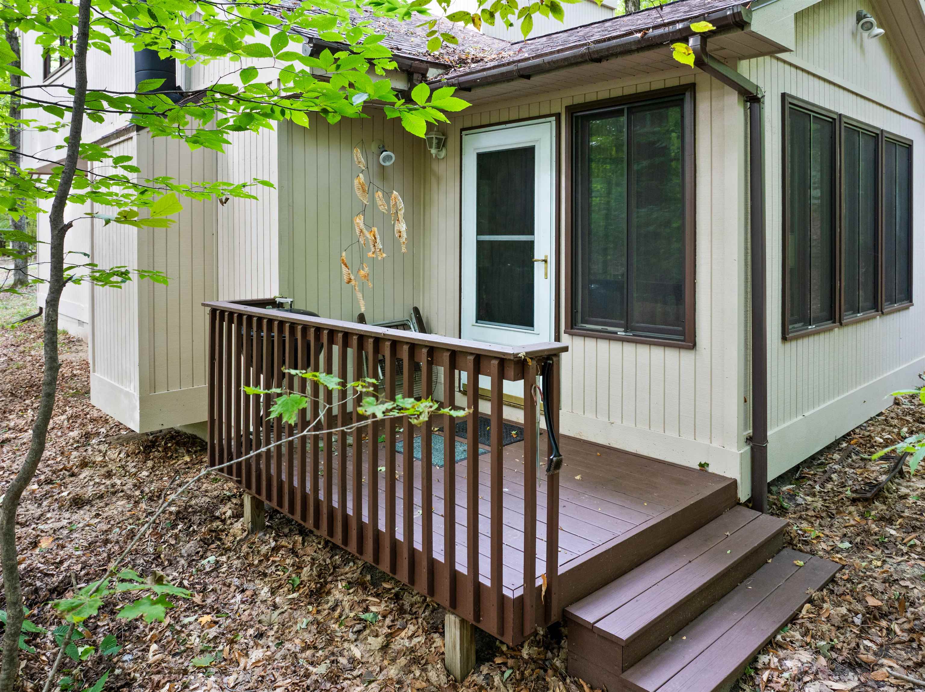 Listing Photo 4 - Condo for sale in building located at 6555 Kliffendorf Dr, Bellaire, MI 49615