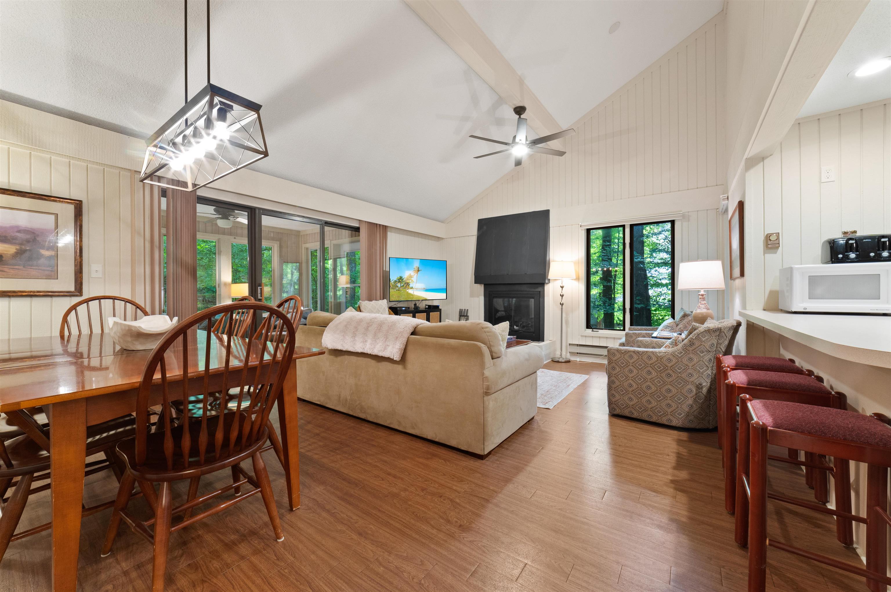 Listing Photo 5 - Condo for sale in building located at 6555 Kliffendorf Dr, Bellaire, MI 49615
