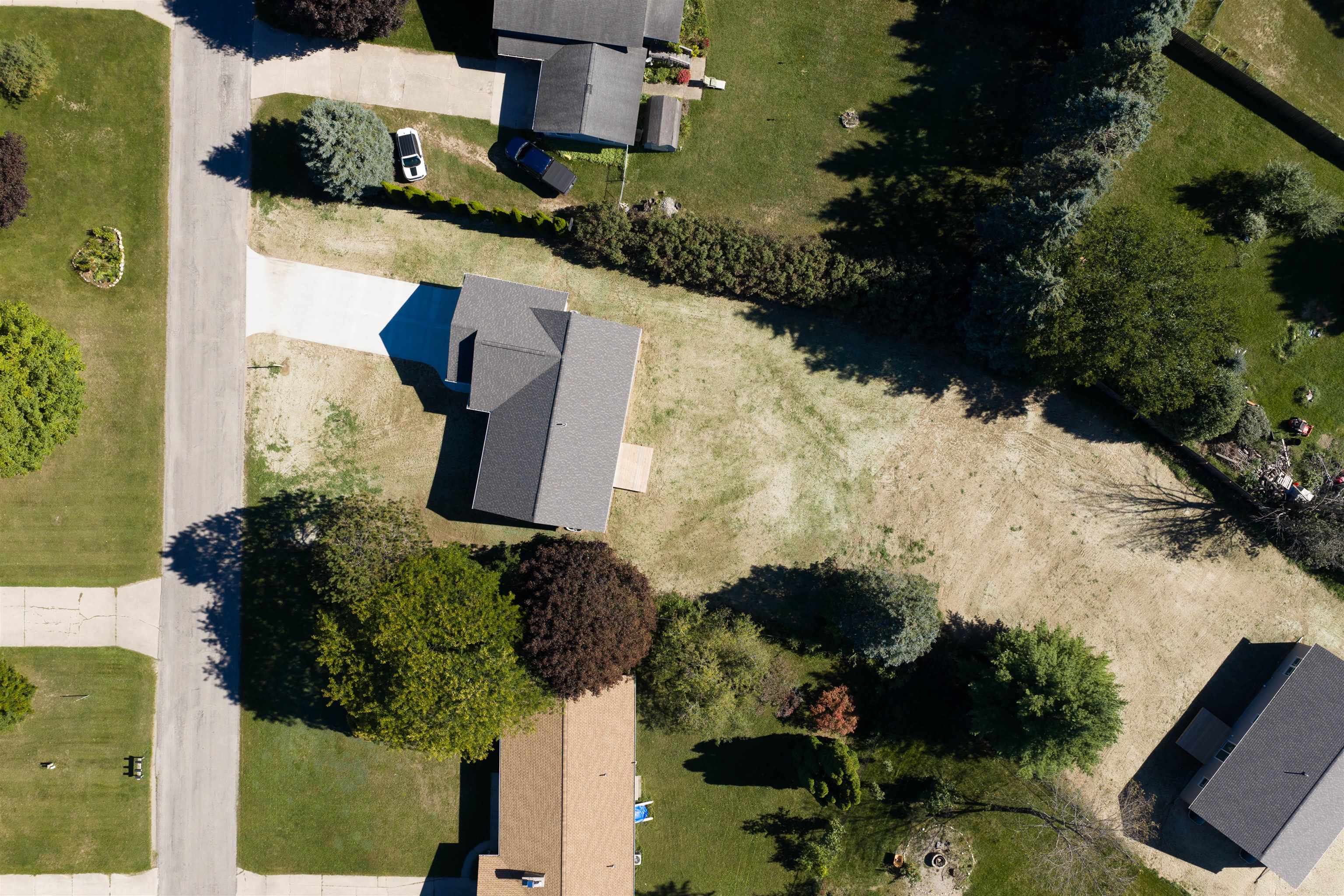 Photo 4 of Single family home for sale at 3759 Delta Dr, Traverse City, MI 49685 | MLS# 78080073885 | Listing updated on 2026-09-30