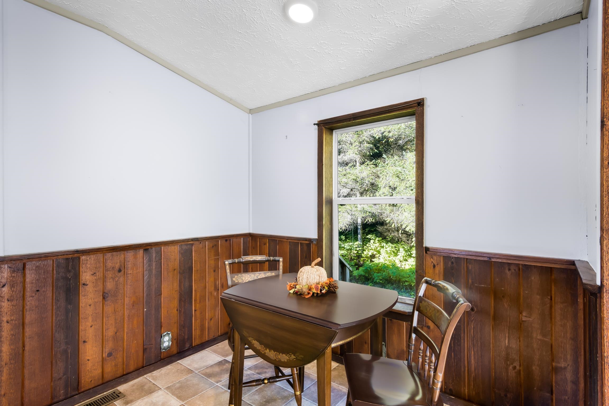 Photo 4 of Single family home for sale at 8142 Sadie Ln, Mesick, MI 49668 | MLS# 78080073899 | Listing updated on 2026-09-27