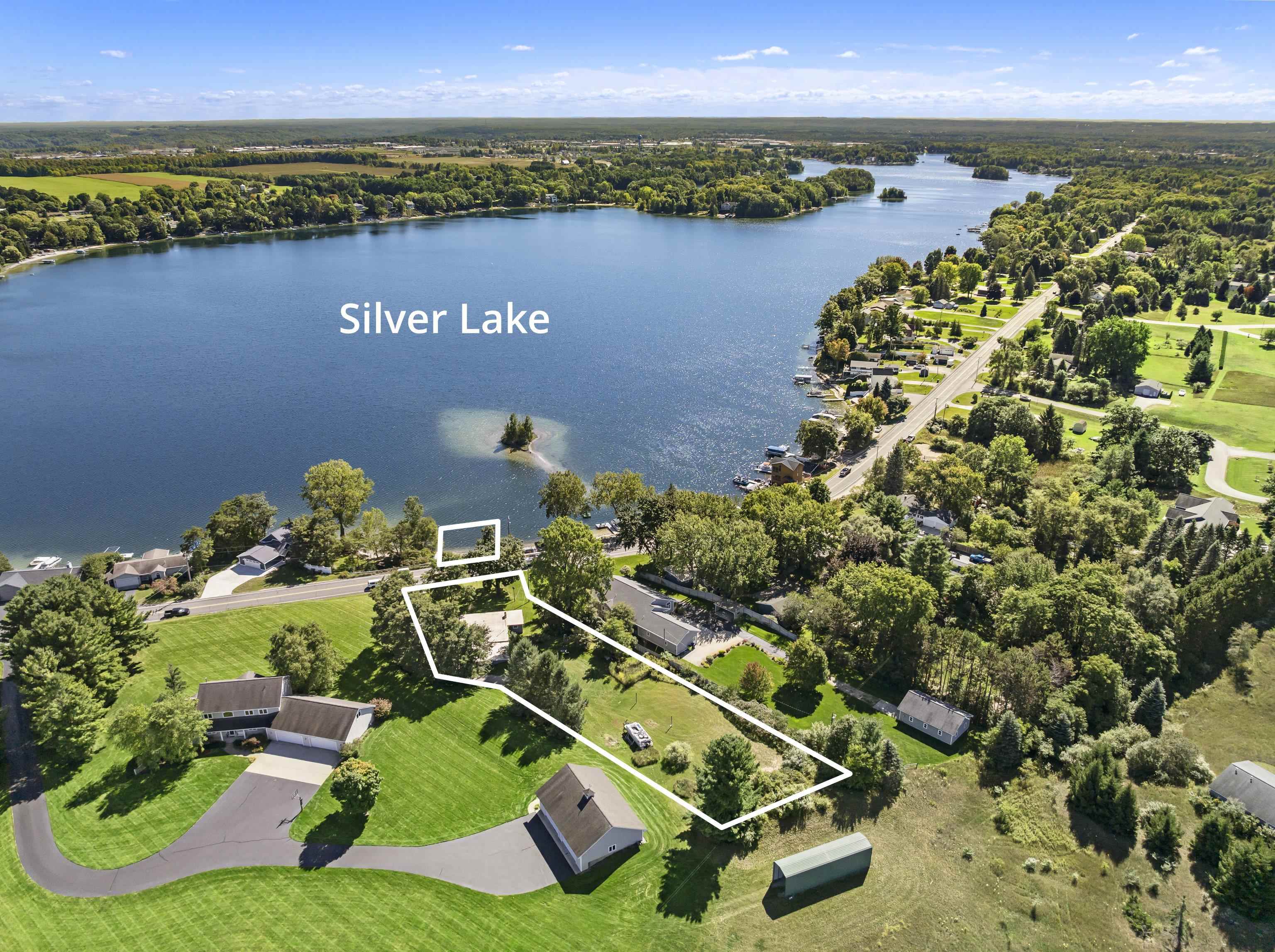 Photo 4 of Single family home for sale at 775 W Silver Lake Rd, Traverse City, MI 49685 | MLS# 78080073912 | Listing updated on 2026-10-06