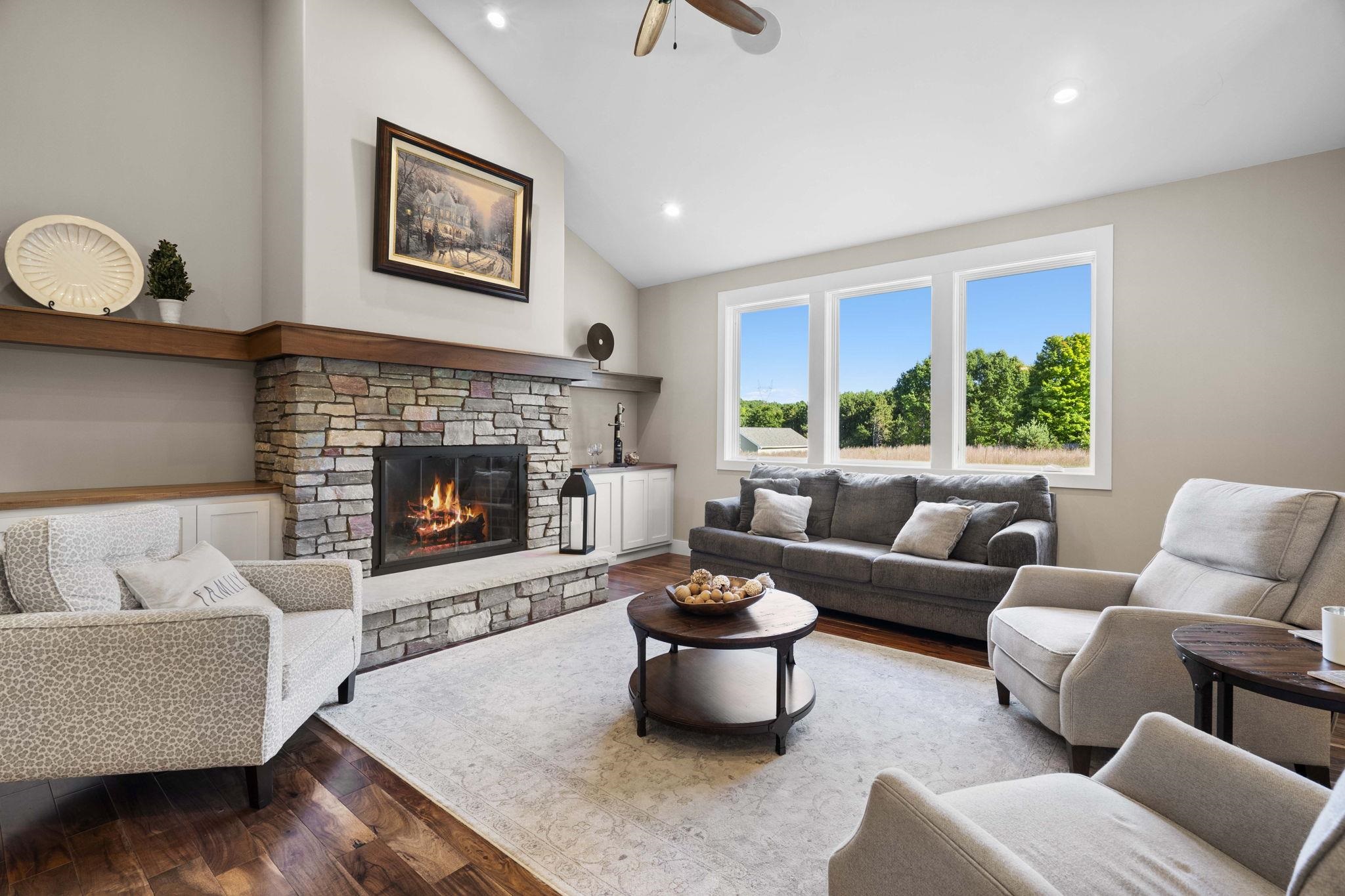 Photo 4 of Single family home for sale at 266 Farm Ln, Traverse City, MI 49696 | MLS# 78080073915 | Listing updated on 2026-10-01