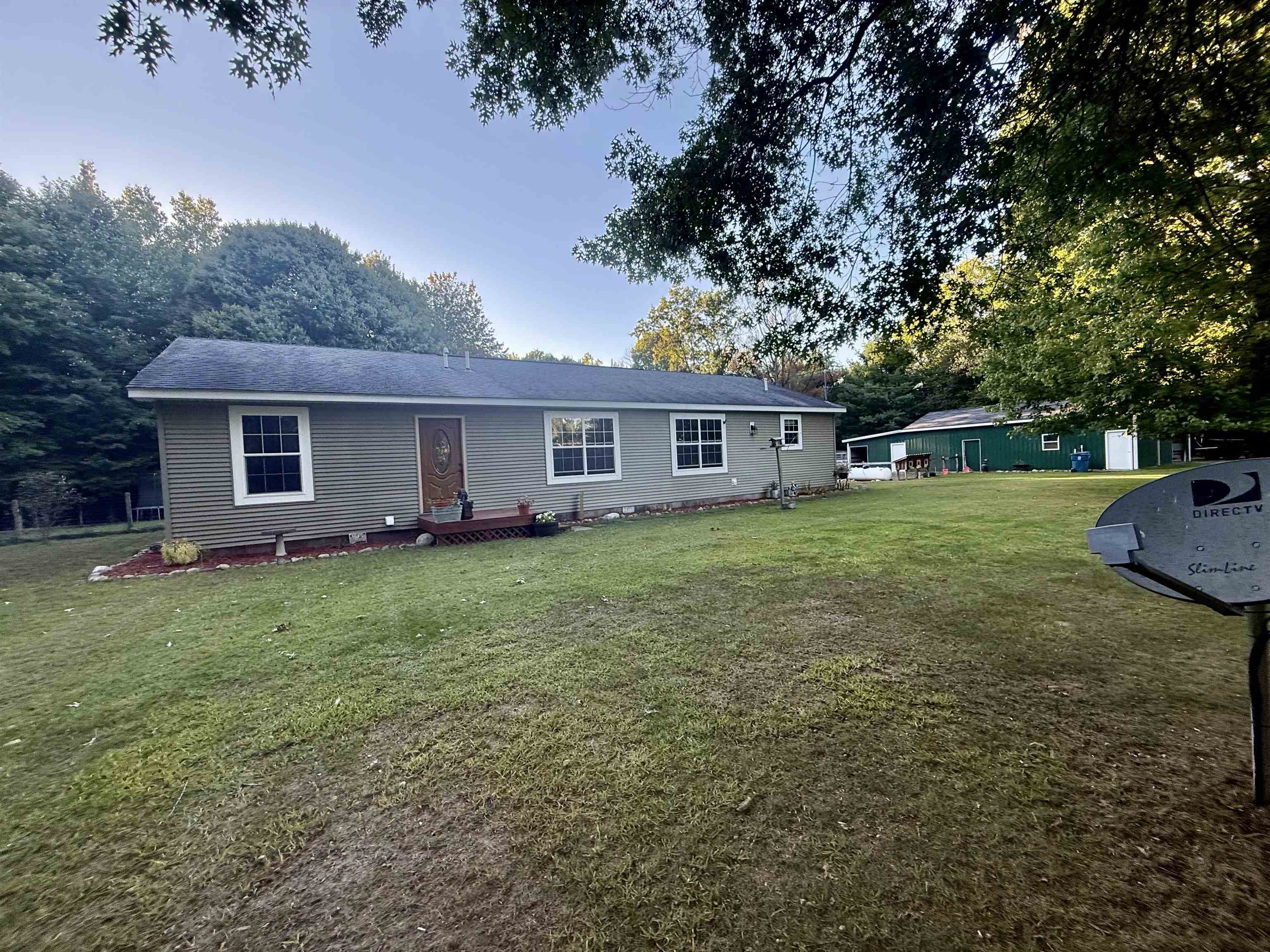 Photo 4 of Single family home for sale at 587 N Lewis, Shepherd, MI 48883 | MLS# 79080073917 | Listing updated on 2026-10-05