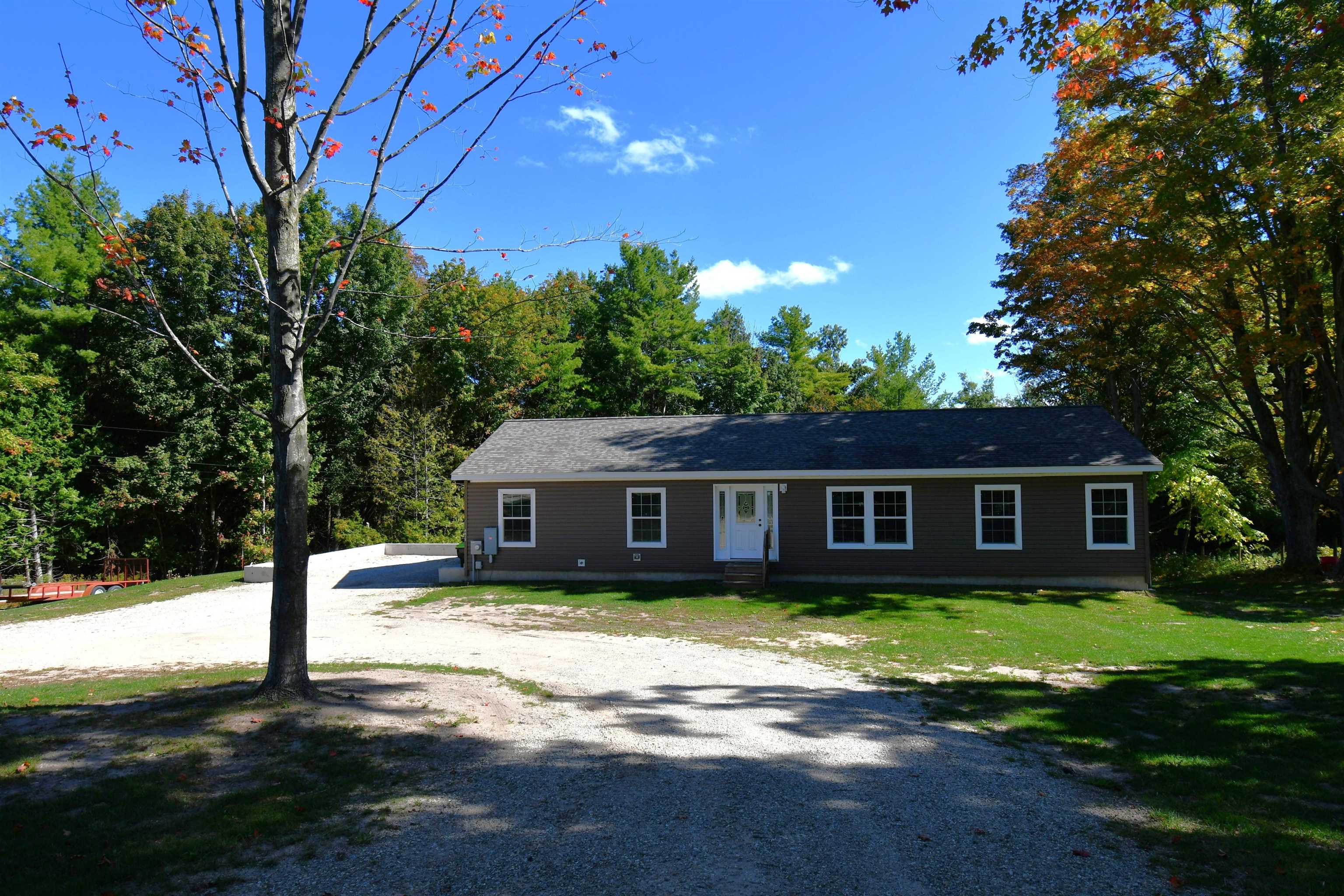 Photo 1 of Single family home for sale at 4012 Loeb Rd, Charlevoix, MI 49720 | MLS# 78080073921 | Listing updated on 2026-09-28