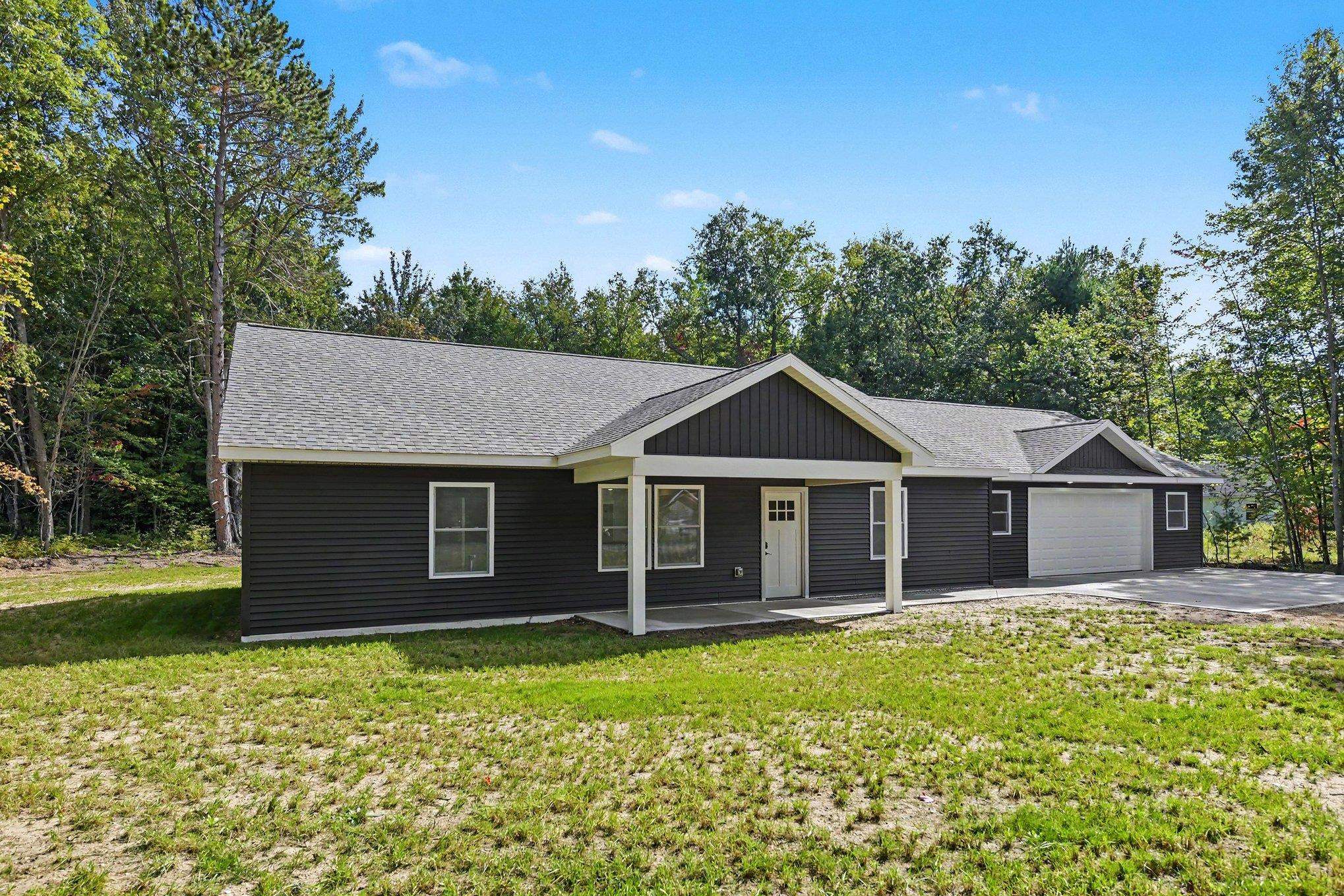 Photo 3 of Single family home for sale at 4921 River Woods Rd, Lake City, MI 49651 | MLS# 78080073928 | Listing updated on 2026-10-02