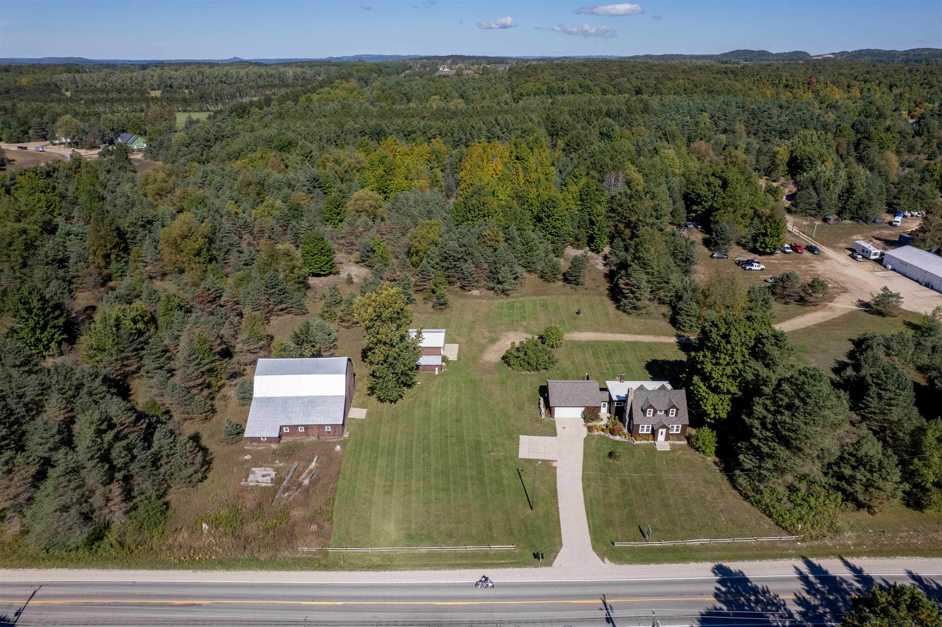 Photo 2 of Single family home for sale at 8616 Cedar Run Rd, Traverse City, MI 49684 | MLS# 78080073936 | Listing updated on 2026-09-29