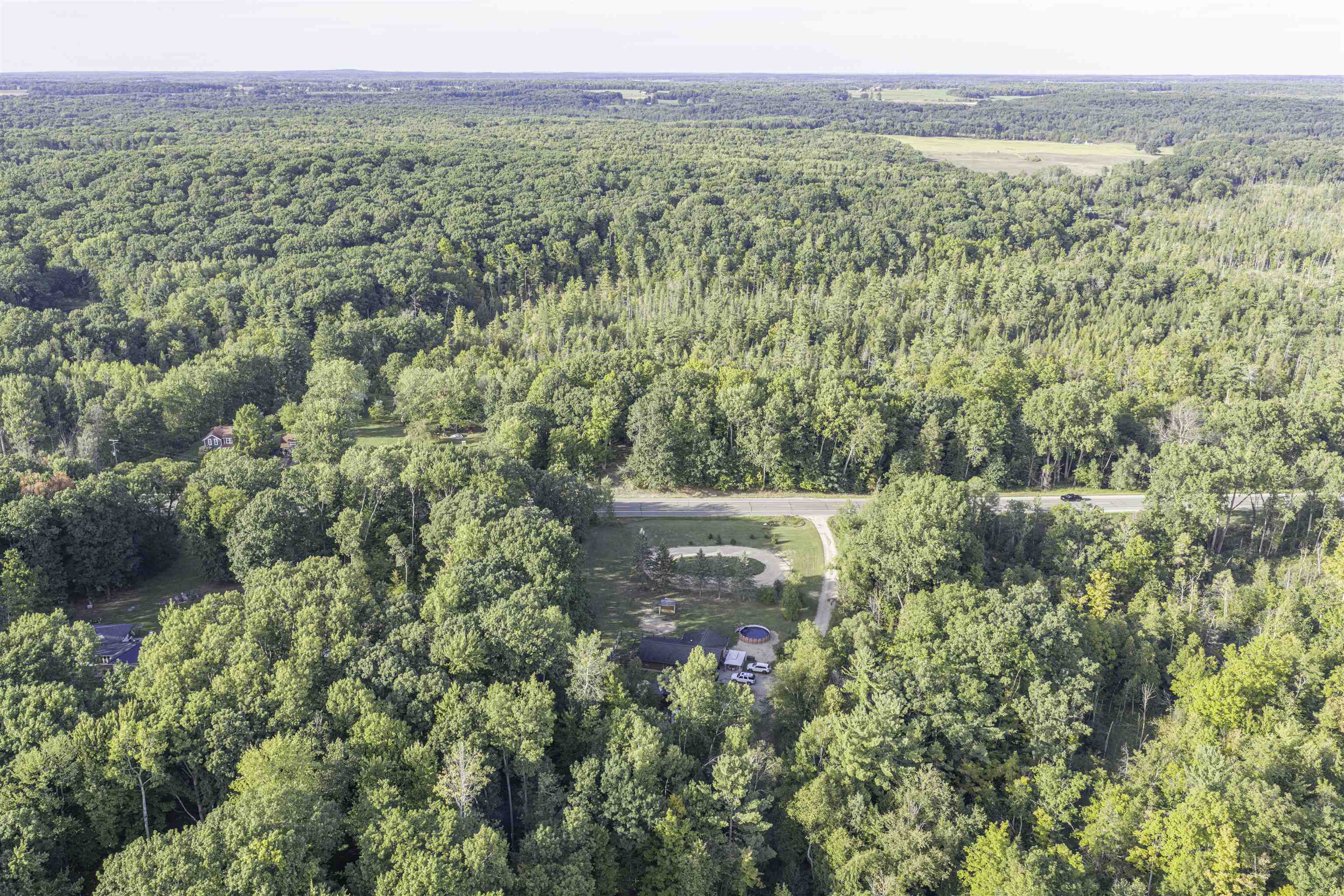 Photo 2 of Single family home for sale at 4760 E Howard City Edmore Rd, Edmore, MI 48829 | MLS# 79080073942 | Listing updated on 2026-09-28