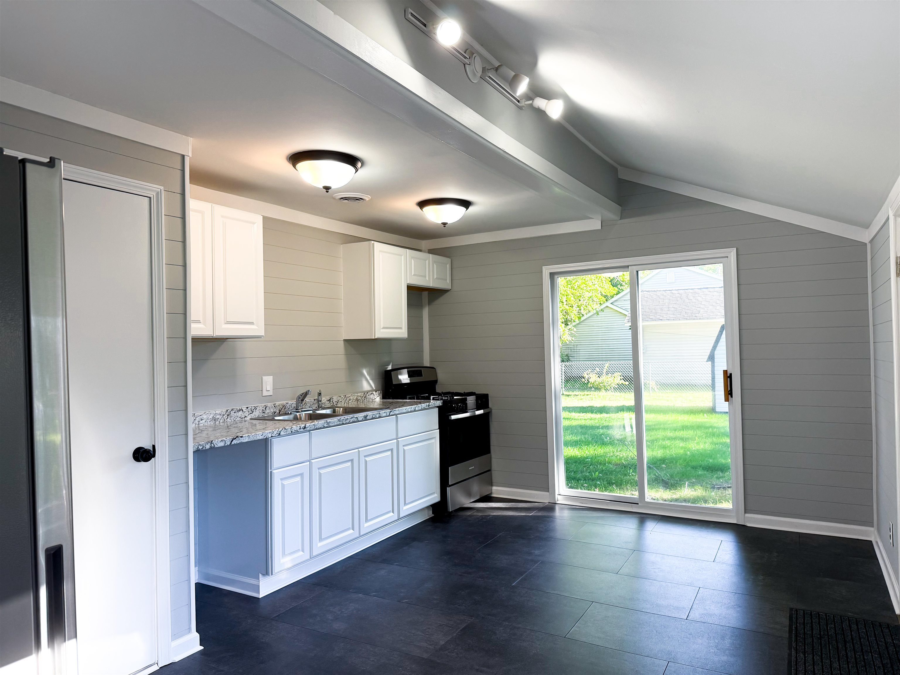 Photo 3 of Single family home for sale at 1117 Ward St, Mount Pleasant, MI 48858 | MLS# 79080073943 | Listing updated on 2026-09-28