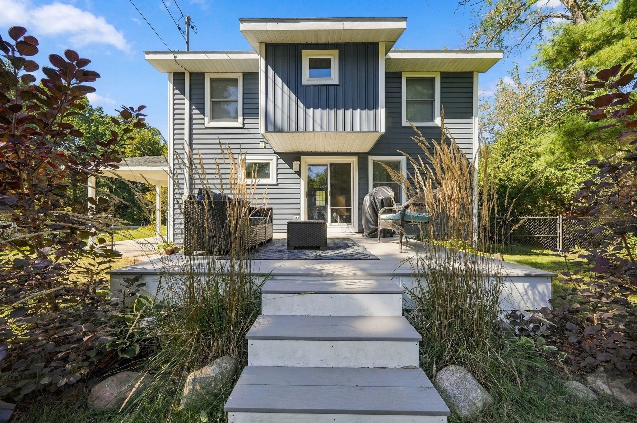 Photo 1 of Single family home for sale at 707 Pine St, Elk Rapids, MI 49629 | MLS# 78080073946 | Listing updated on 2026-10-06