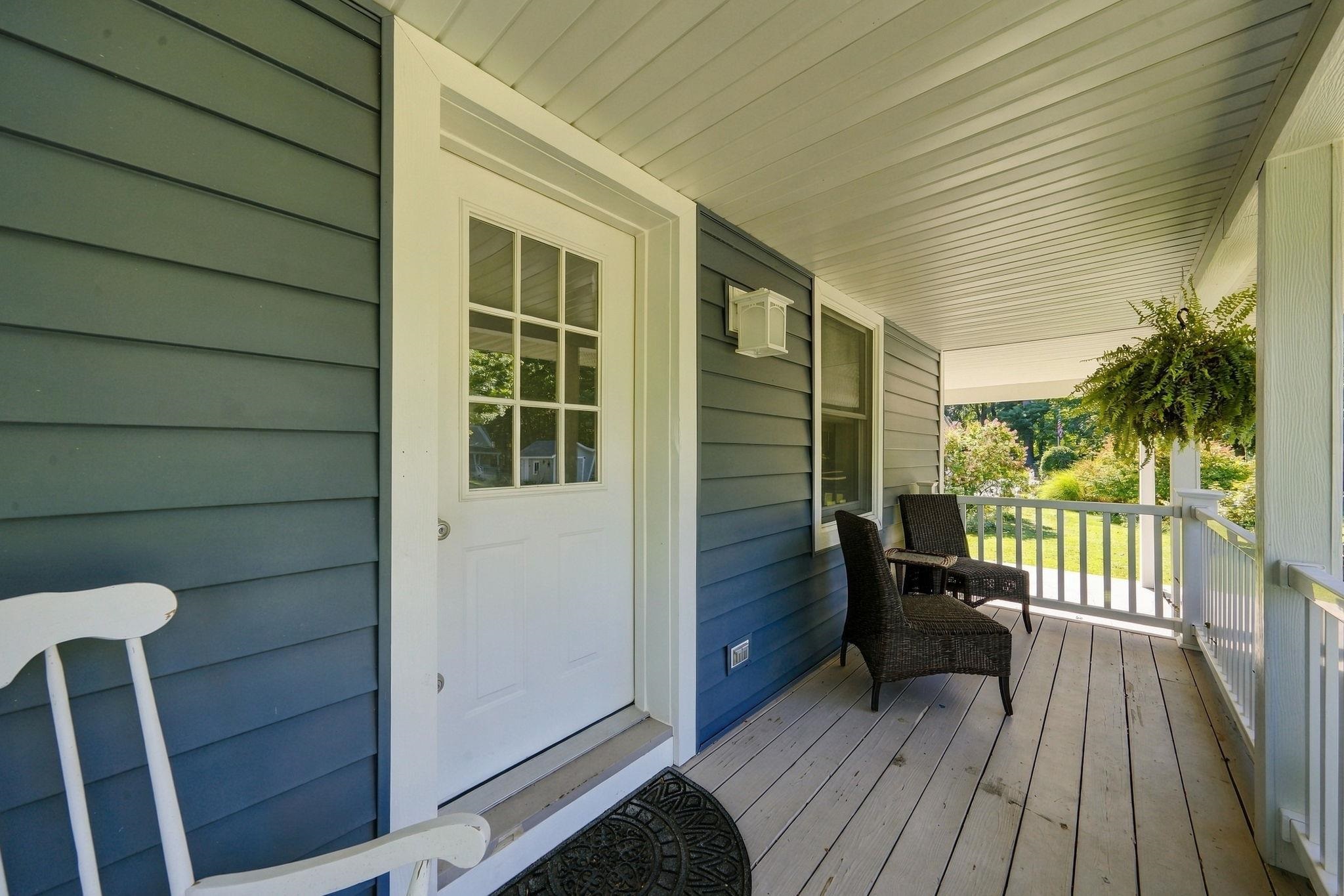 Photo 4 of Single family home for sale at 707 Pine St, Elk Rapids, MI 49629 | MLS# 78080073946 | Listing updated on 2026-10-06