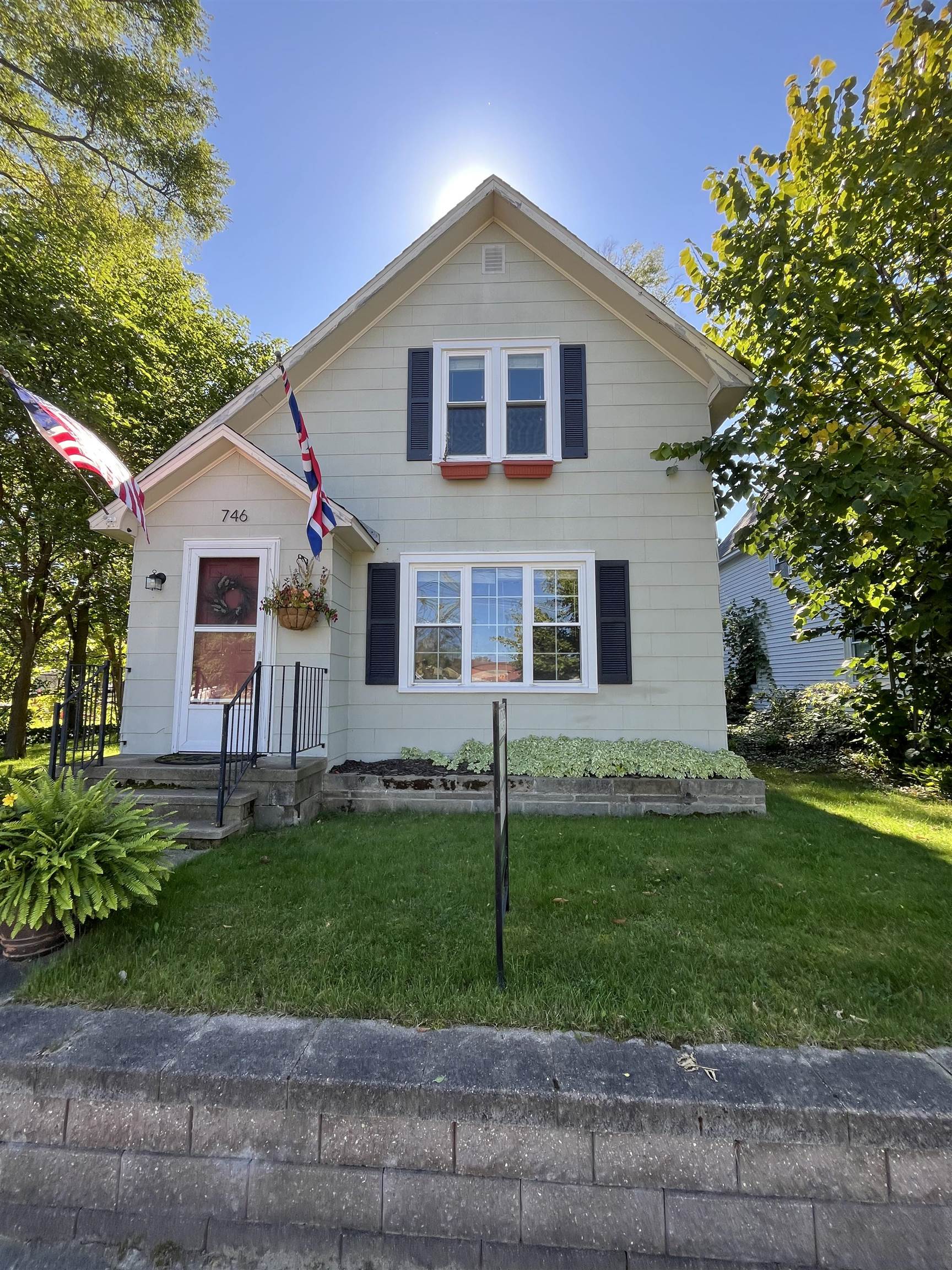 Photo 3 of Single family home for sale at 746 Hannah Ave, Traverse City, MI 49686 | MLS# 78080073962 | Listing updated on 2026-10-01