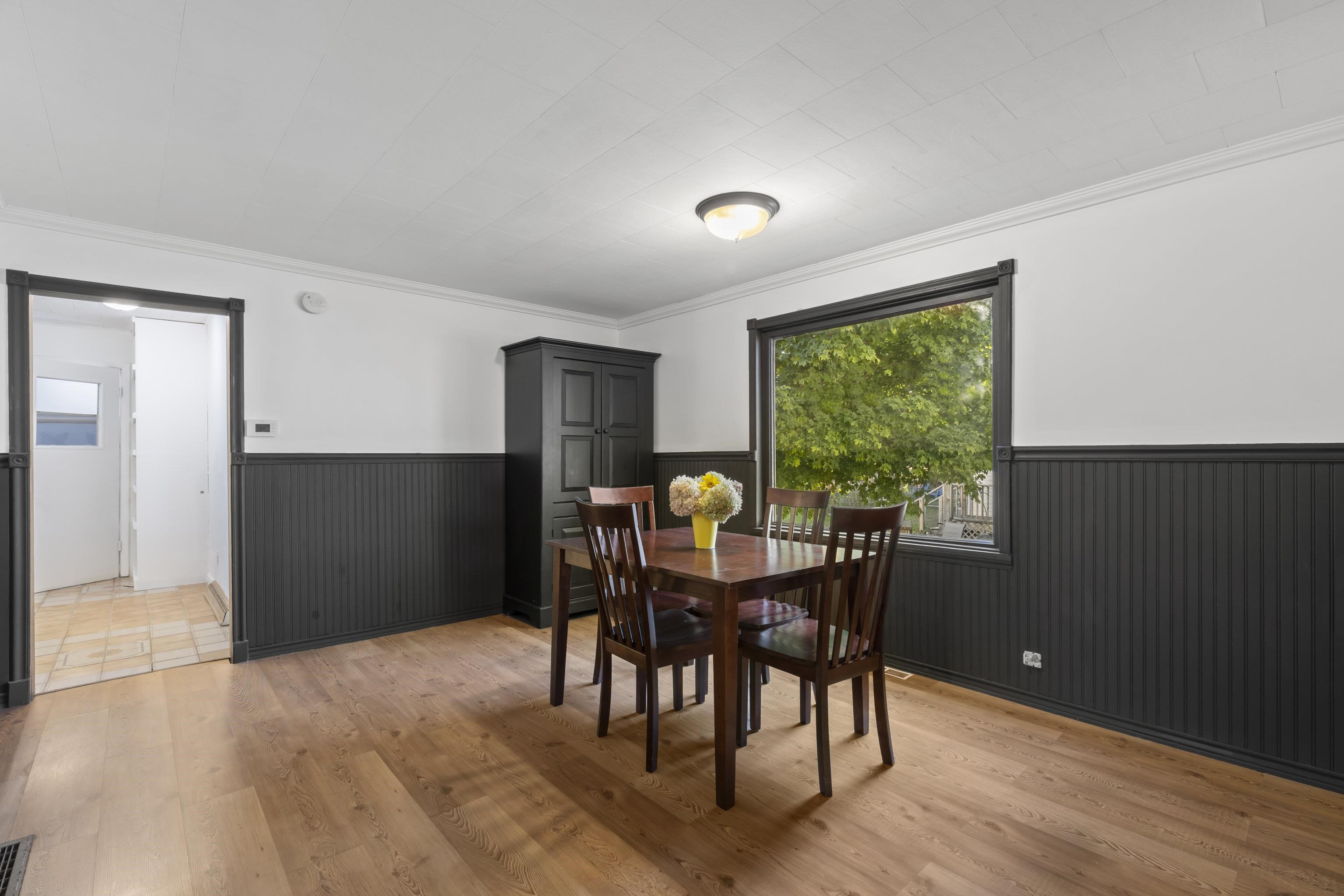 Photo 4 of Single family home for sale at 714 James St, Frankfort, MI 49635 | MLS# 78080073968 | Listing updated on 2026-09-30