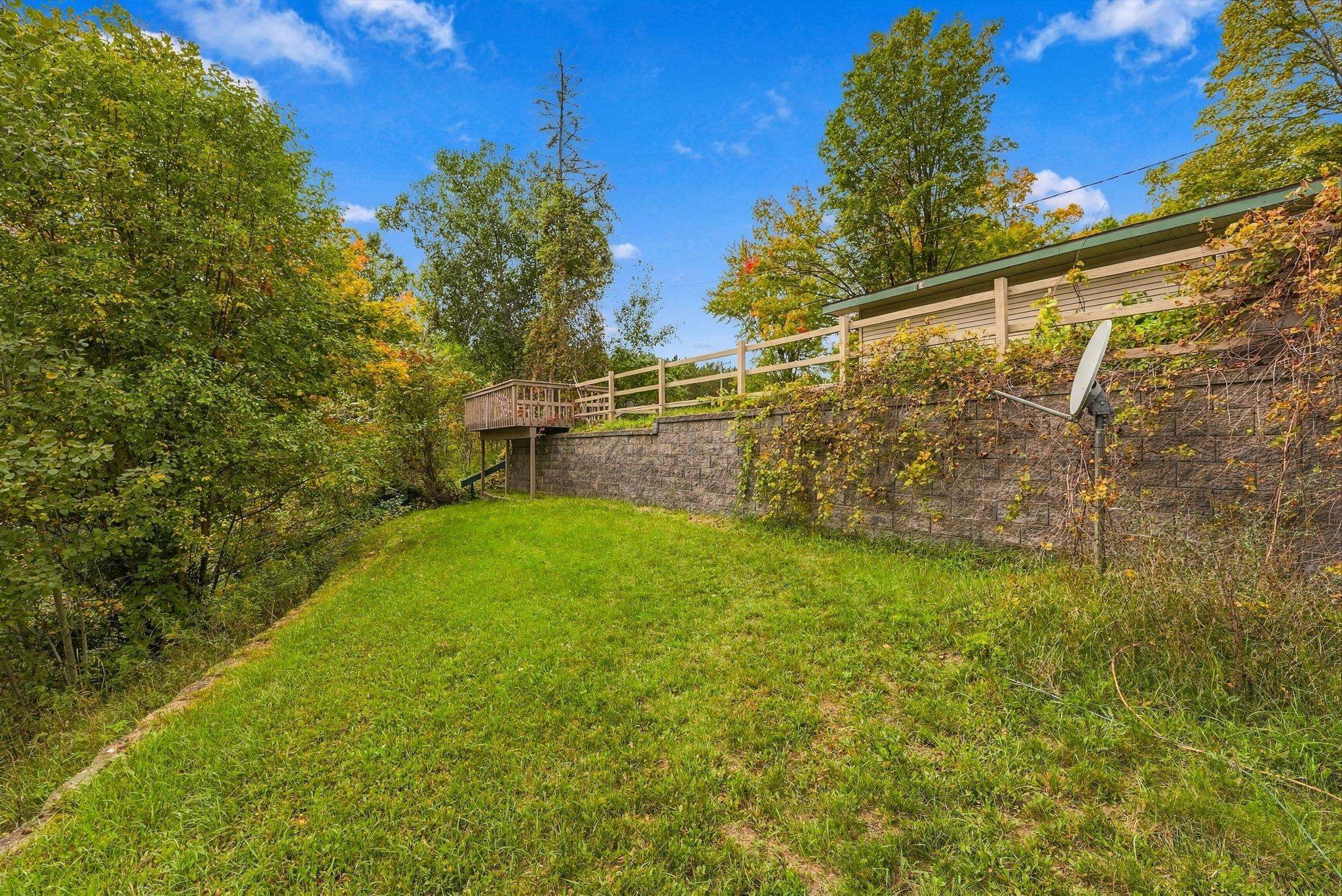 Photo 4 of Single family home for sale at 8370 W Blue Rd, Lake City, MI 49651 | MLS# 78080073973 | Listing updated on 2026-10-01