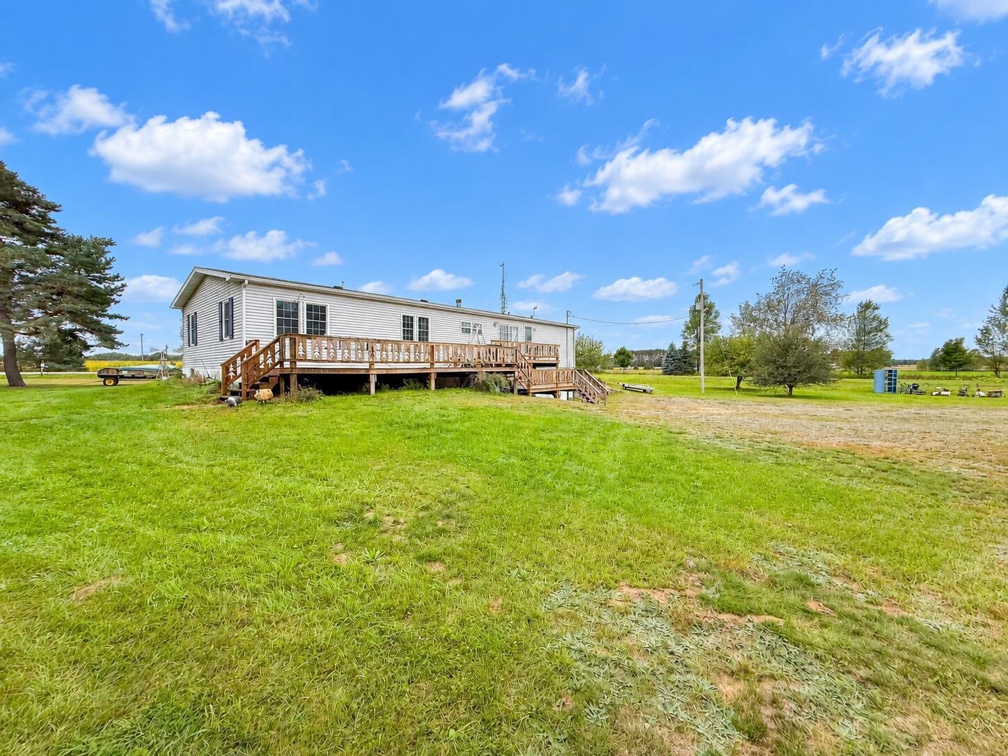 Photo 4 of Single family home for sale at 5303 E Houghton Lake Rd, Lake City, MI 49651 | MLS# 77080073976 | Listing updated on 2026-10-03