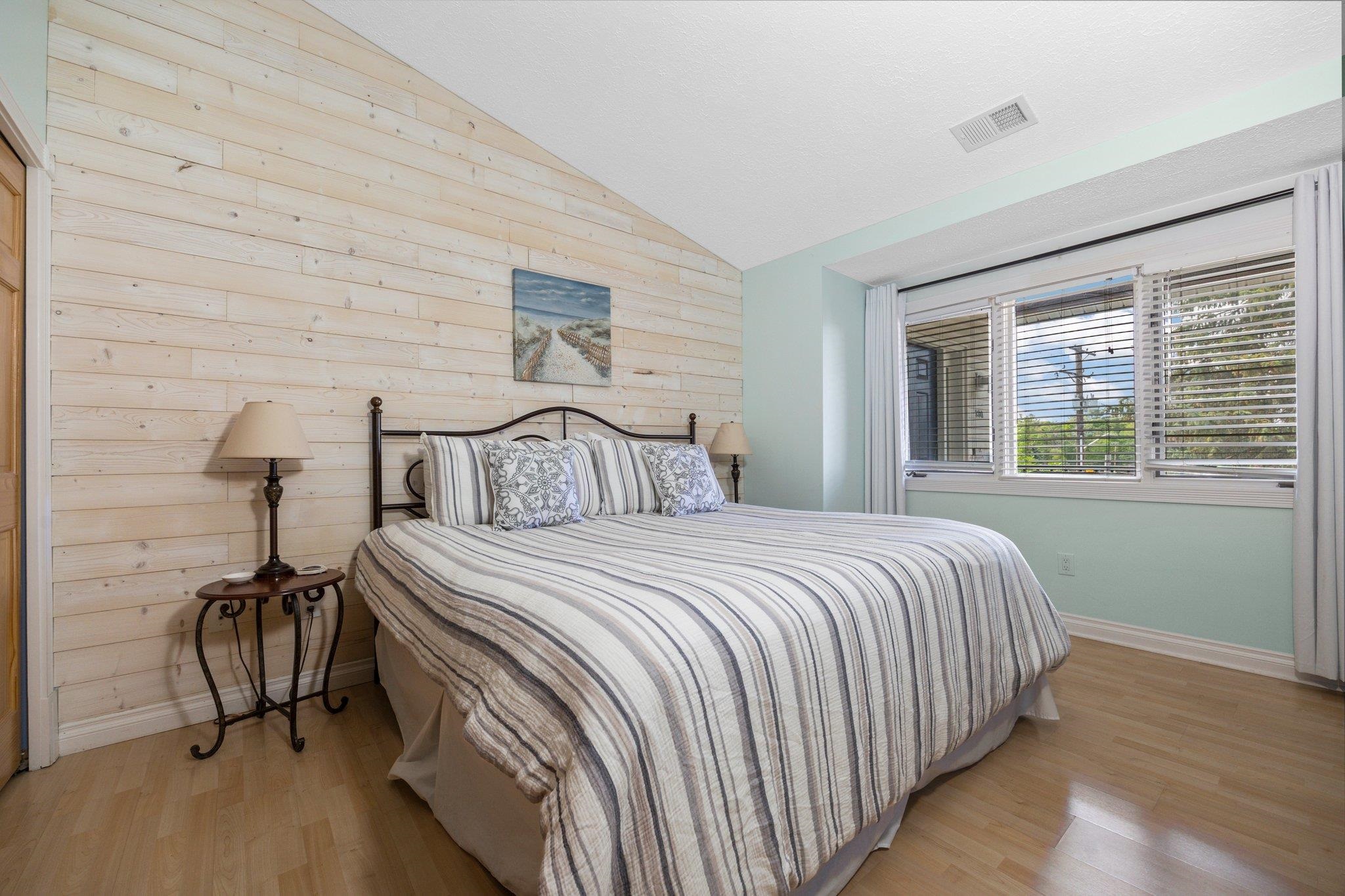 Listing Photo 4 - Condo for sale in building located at 1995 Us 31 N, Traverse City, MI 49686