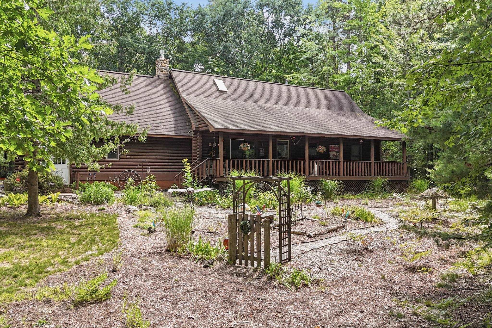 Photo 1 of Single family home for sale at 330 Rasho Rd, Traverse City, MI 49696 | MLS# 78080073984 | Listing updated on 2026-10-01