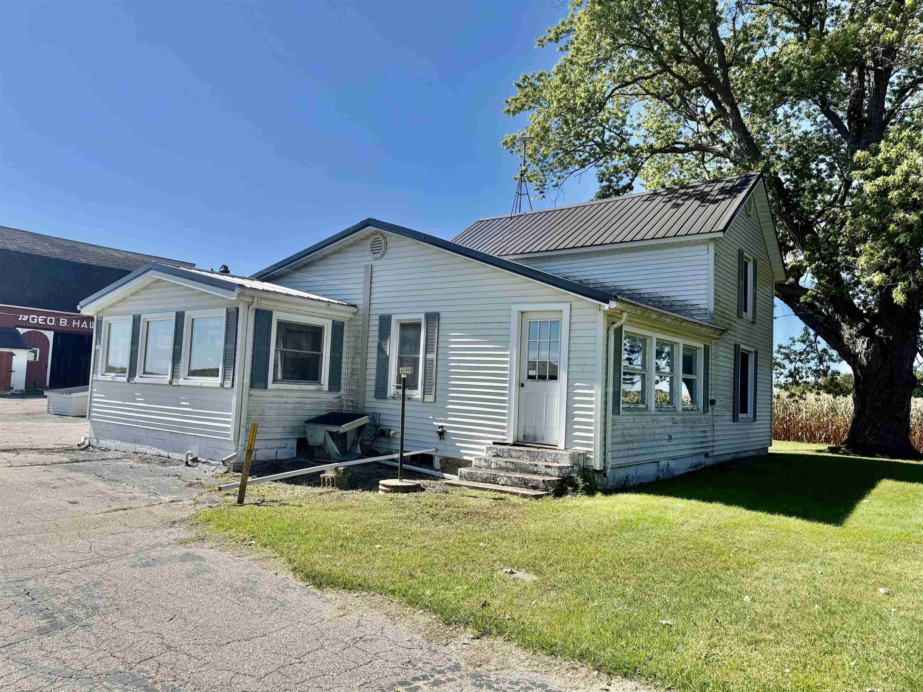 Photo 2 of Single family home for sale at 588 E Pierce Rd, Ithaca, MI 48847 | MLS# 79080073987 | Listing updated on 2026-10-06