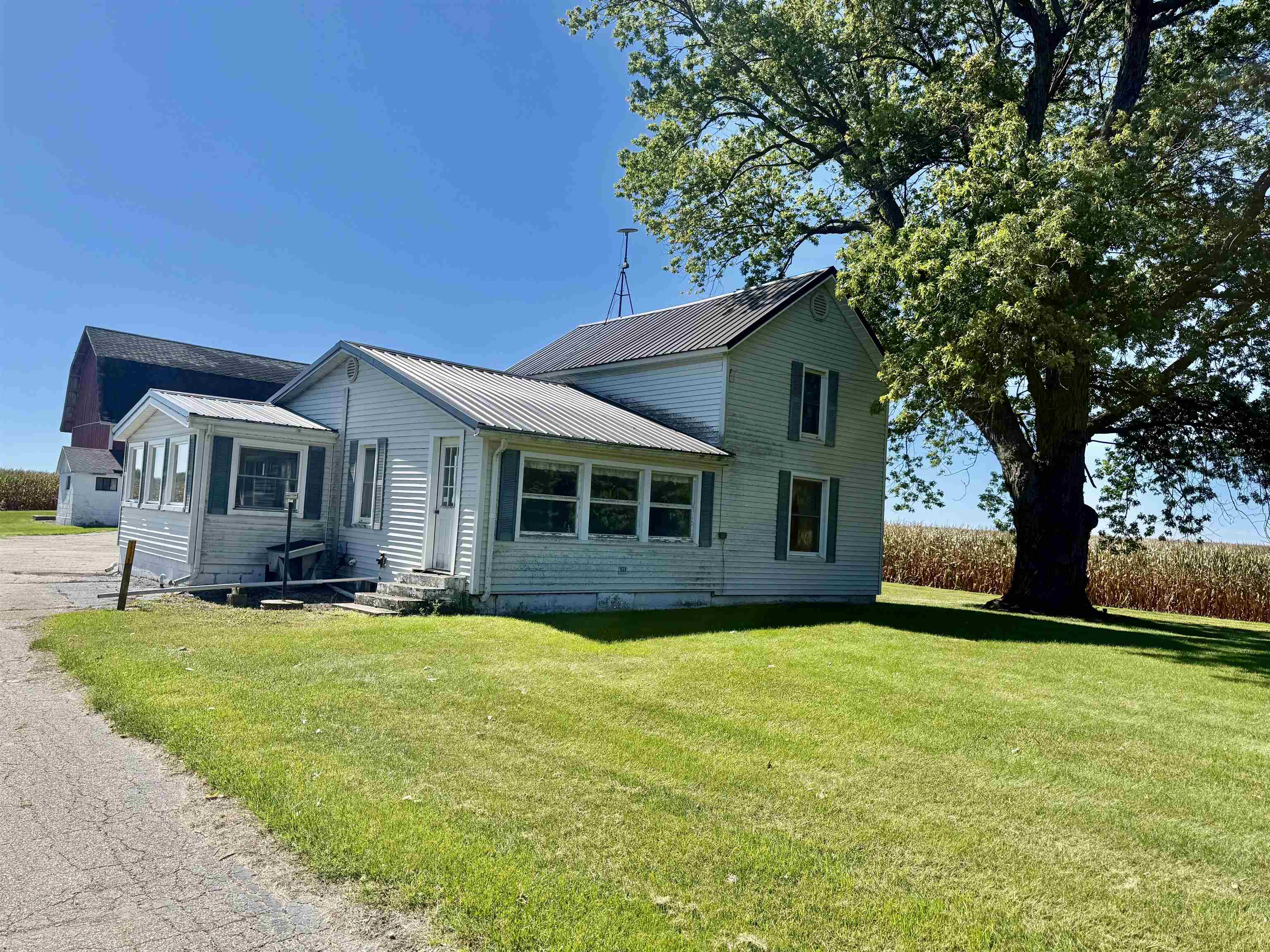 Photo 3 of Single family home for sale at 588 E Pierce Rd, Ithaca, MI 48847 | MLS# 79080073987 | Listing updated on 2026-10-06