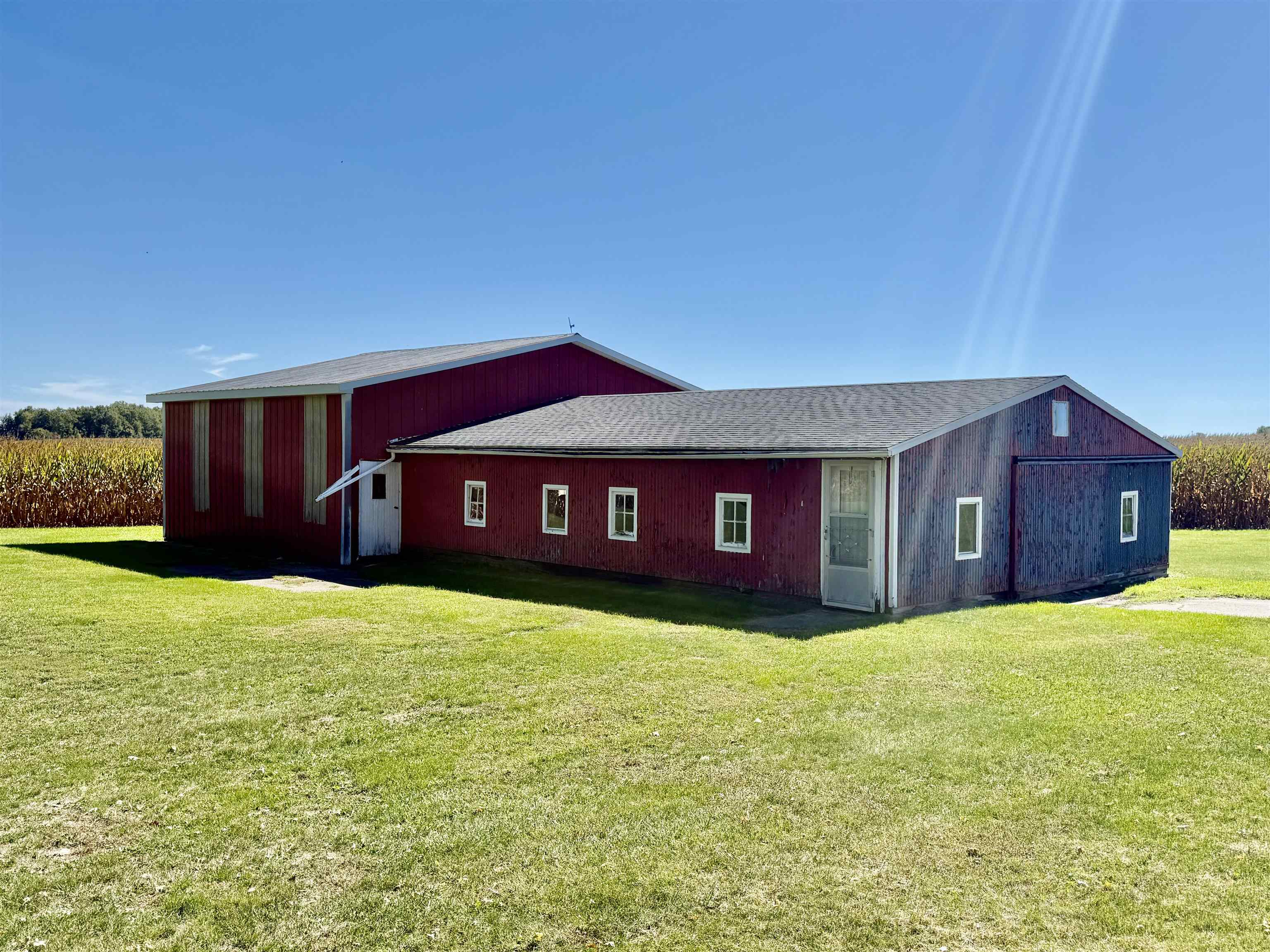 Photo 4 of Single family home for sale at 588 E Pierce Rd, Ithaca, MI 48847 | MLS# 79080073987 | Listing updated on 2026-10-06