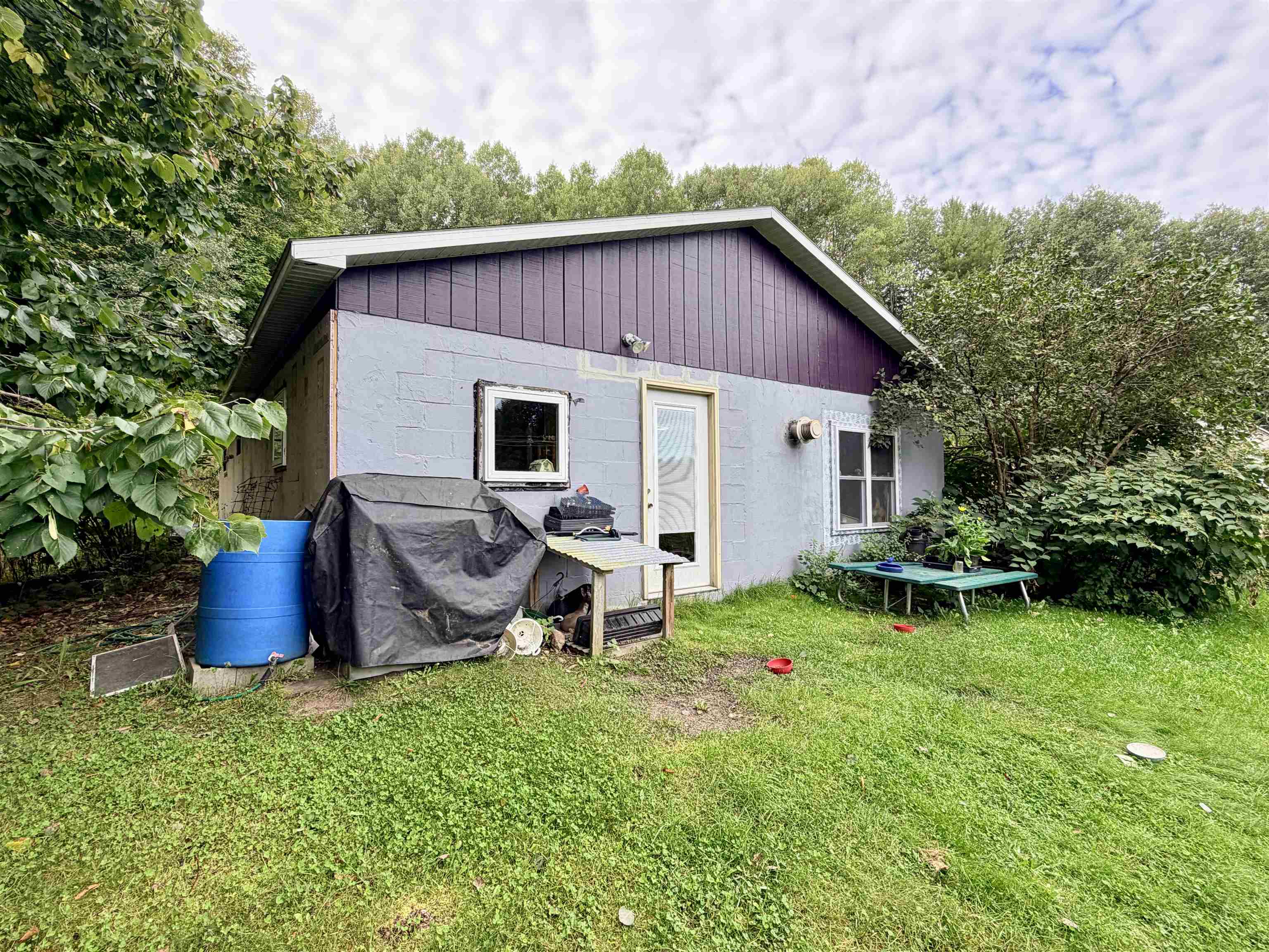Photo 4 of Single family home for sale at 11867 Cedar Run Rd, Traverse City, MI 49684 | MLS# 78080073989 | Listing updated on 2026-10-01
