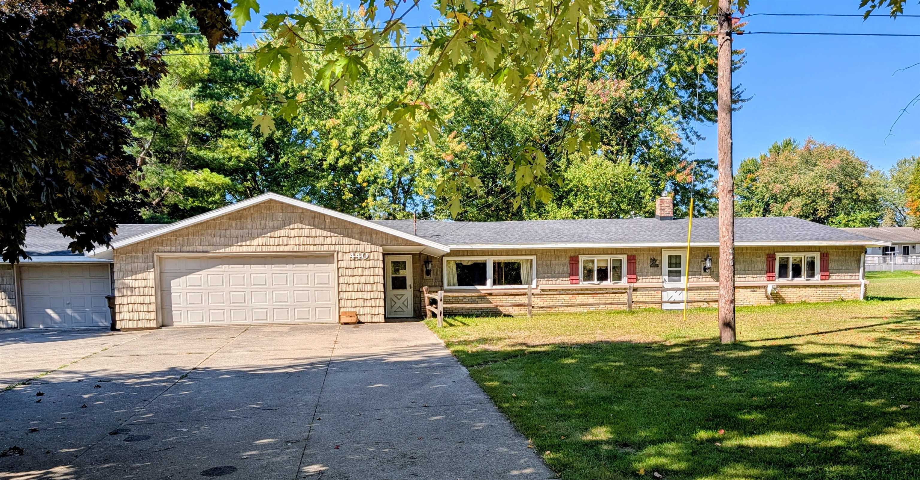 Single family home for sale at 440 S Chippewa St, Shepherd, MI 48883 | MLS# 79080073990