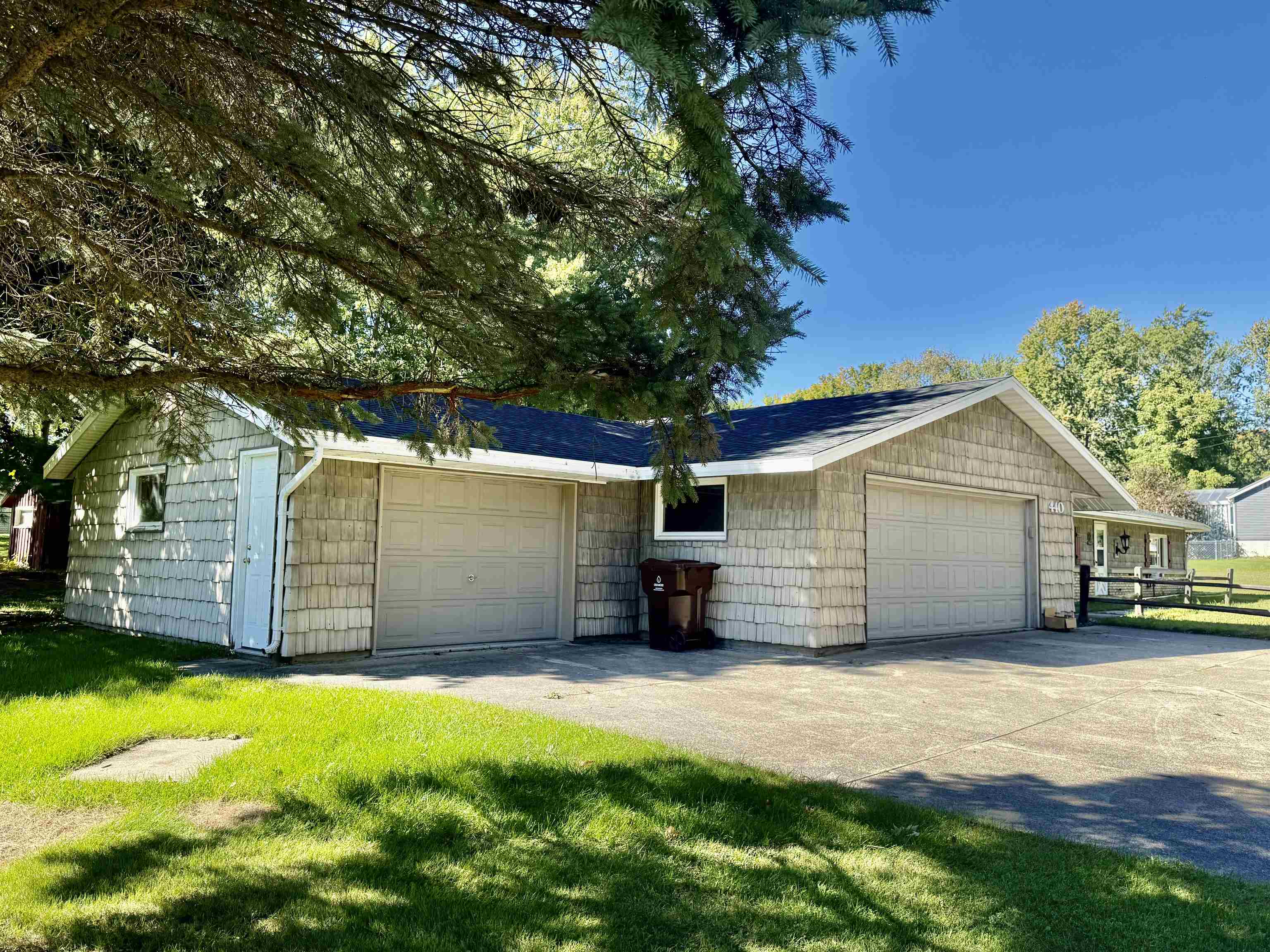 Photo 4 of Single family home for sale at 440 S Chippewa St, Shepherd, MI 48883 | MLS# 79080073990 | Listing updated on 2026-10-01
