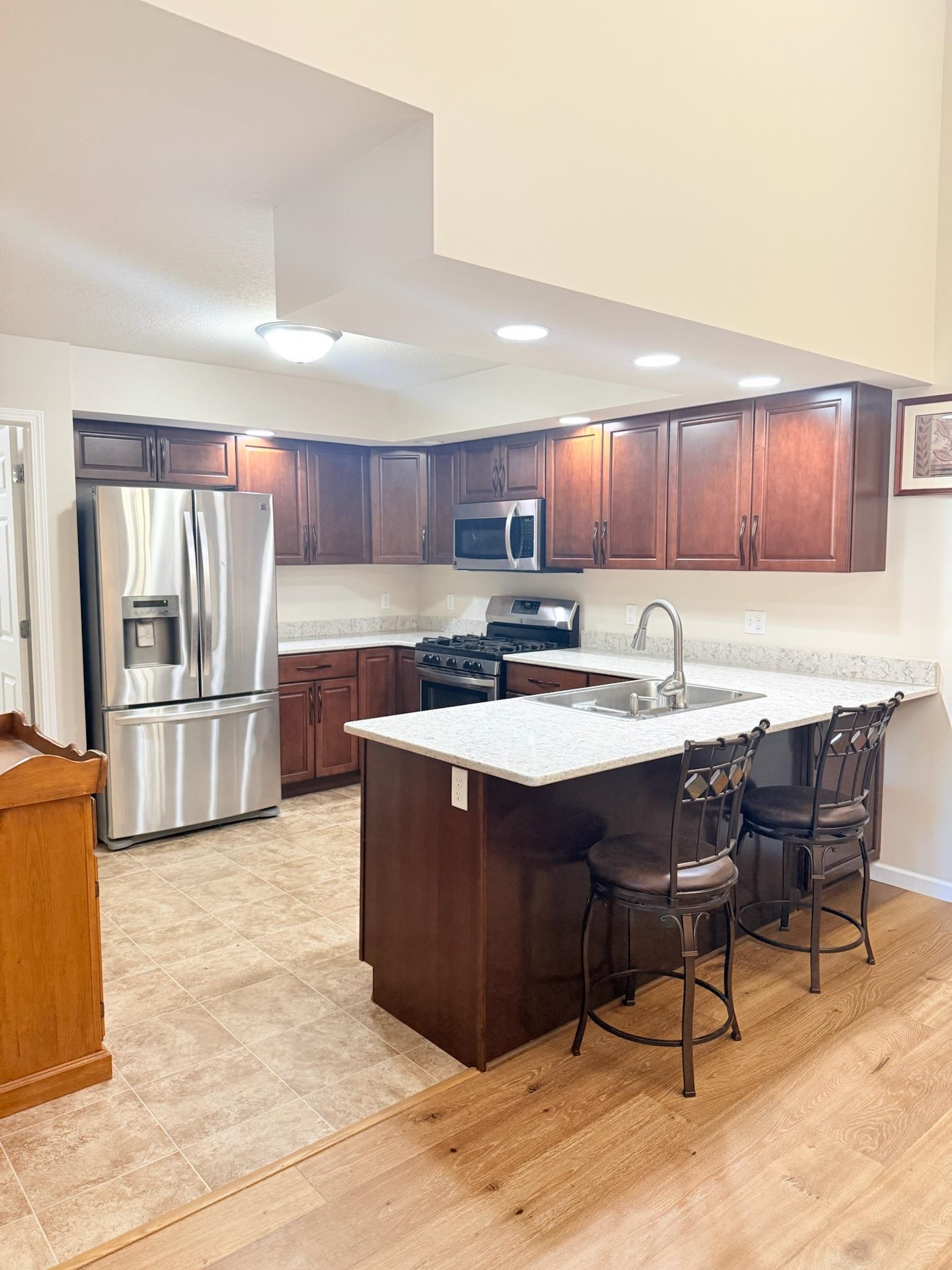 Listing Photo 5 - Condo for sale in building located at 2816 Meadowwood St, Mount Pleasant, MI 48858