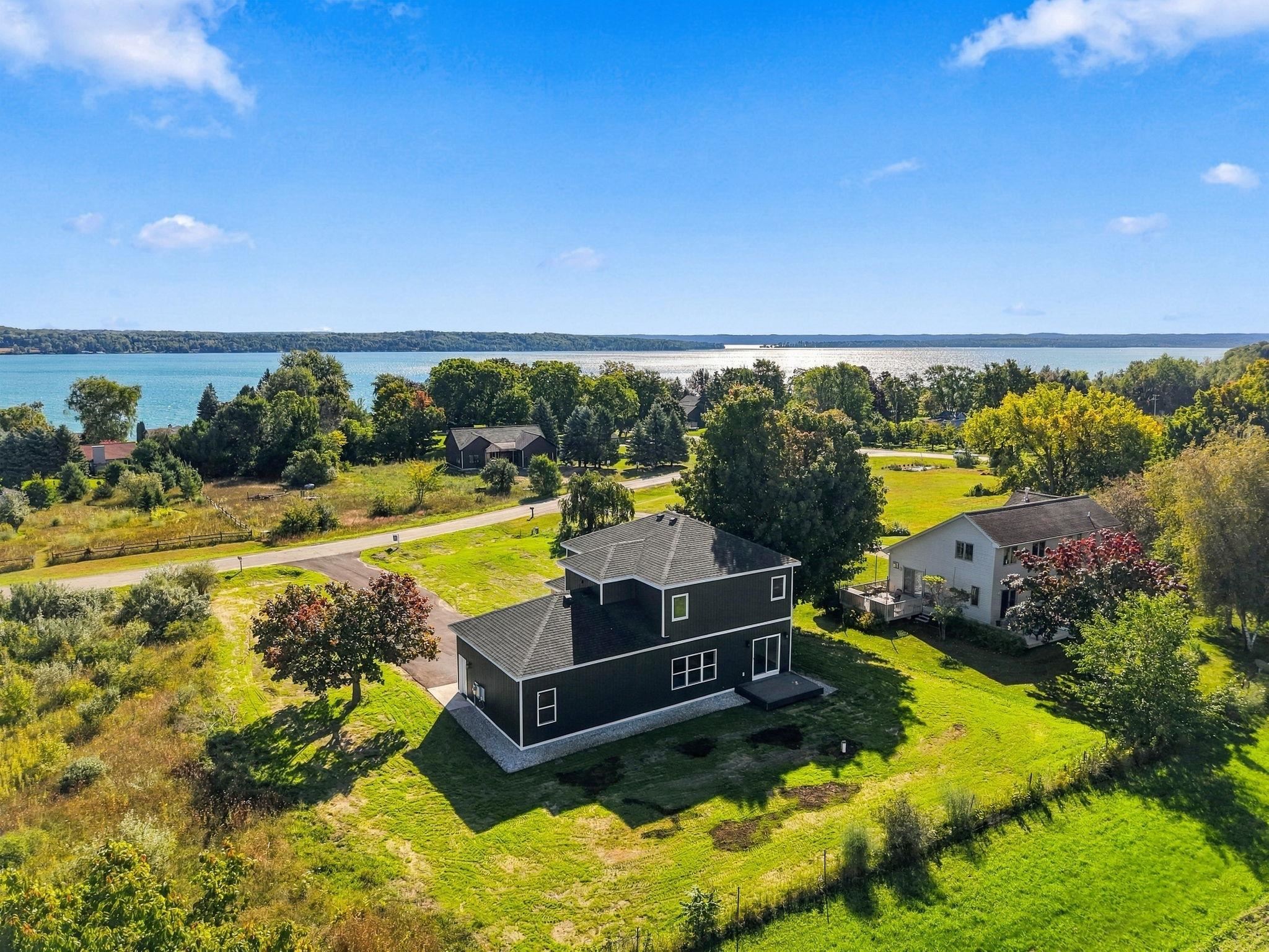 Photo 3 of Single family home for sale at 11573 Topview Dr, Williamsburg, MI 49690 | MLS# 78080074012 | Listing updated on 2026-10-07