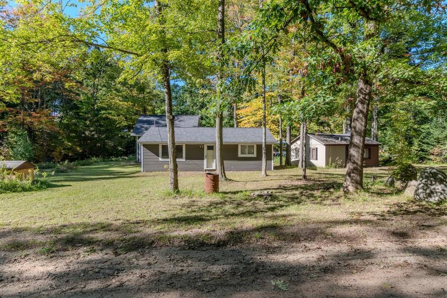 Photo 3 of Single family home for sale at 5362 Hillcrest St, Gladwin, MI 48624 | MLS# 79080074014 | Listing updated on 2026-10-06