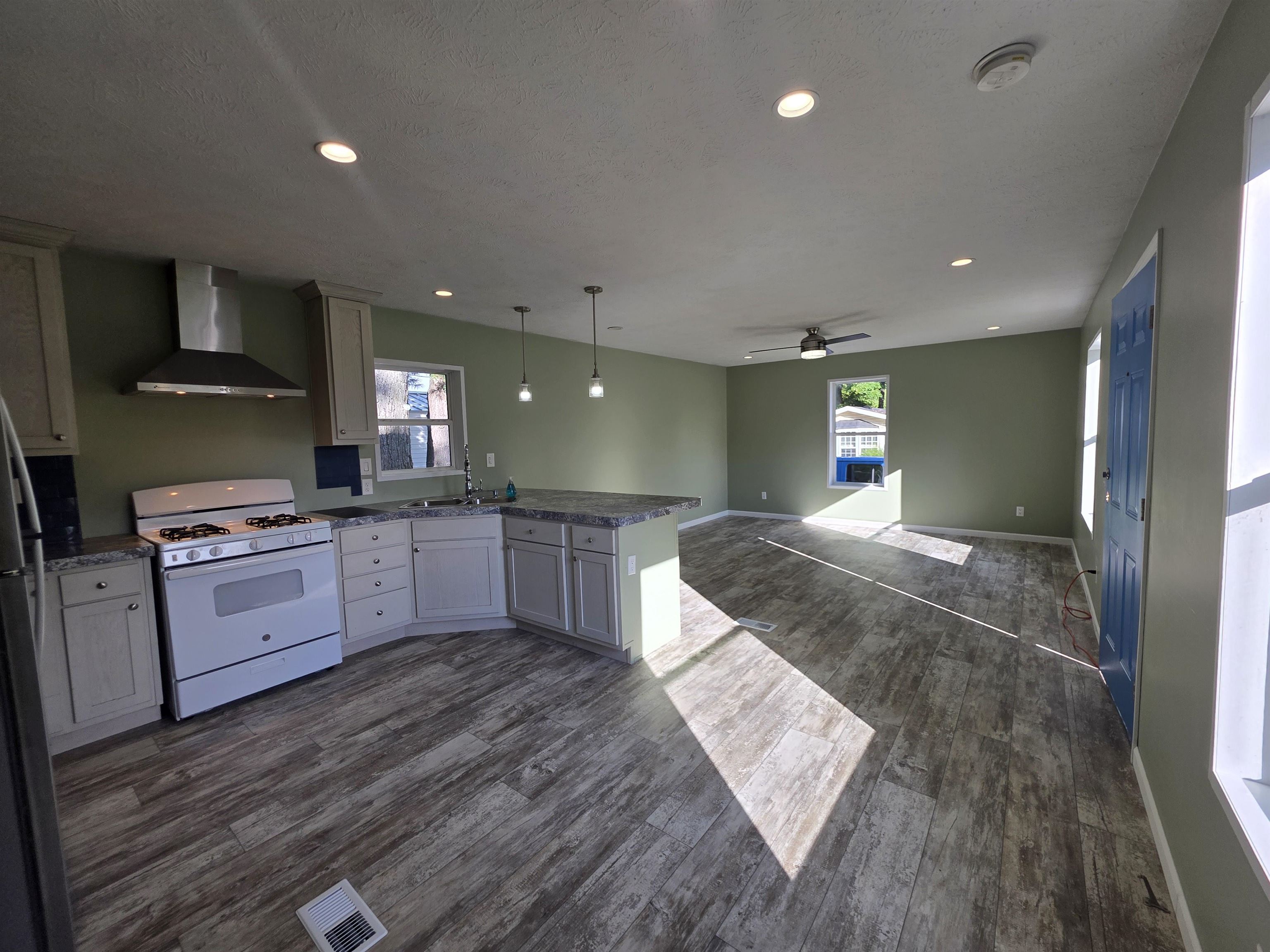 Photo 4 of Single family home for sale at 616 Shadywood St, Elk Rapids, MI 49629 | MLS# 78080074022 | Listing updated on 2026-10-02